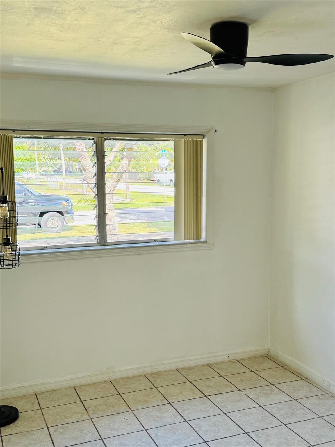 2222 Sw 5th St Property Photo 8