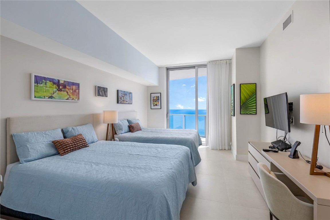 4111 S Ocean Drive Lph3/5 Property Photo 23