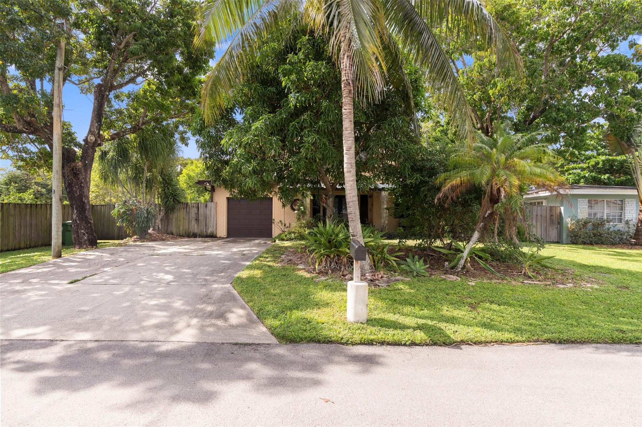 2019 Sw 28th Ave Property Photo 2