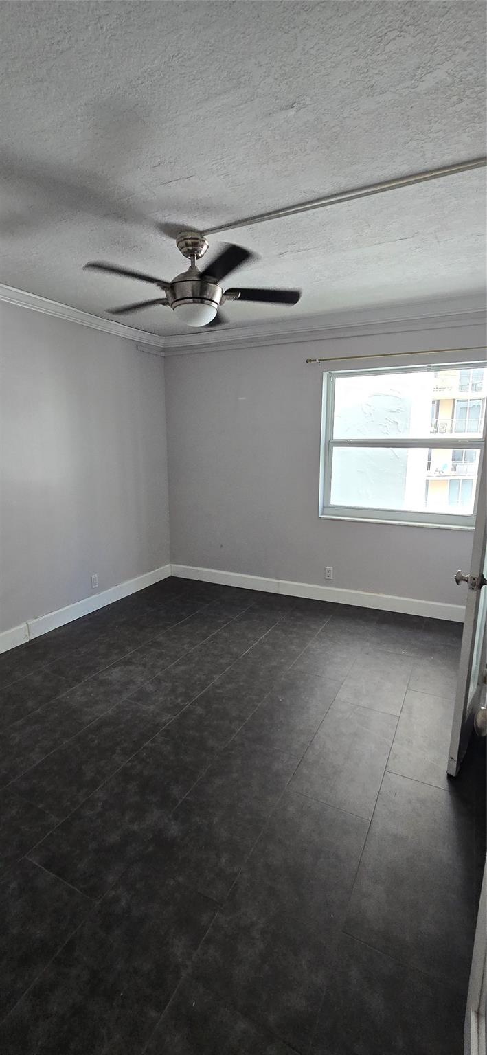 200 S Birch Rd 121 Property Photo 8