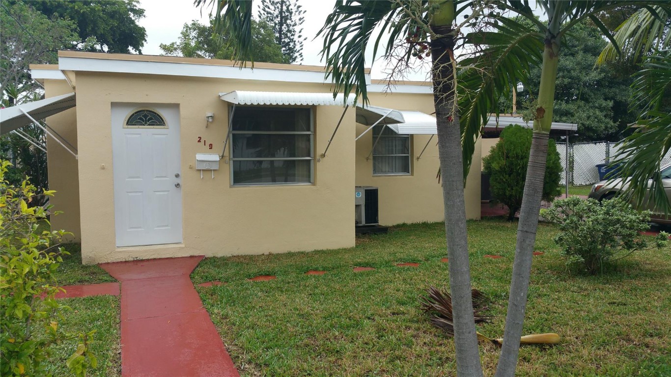 219 Ne 4th Street, Hallandale Beach, Fl 33009 Property Photo 1