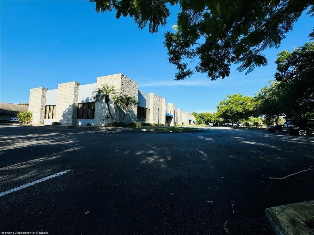 344 E Royal Palm St Property Photo 3