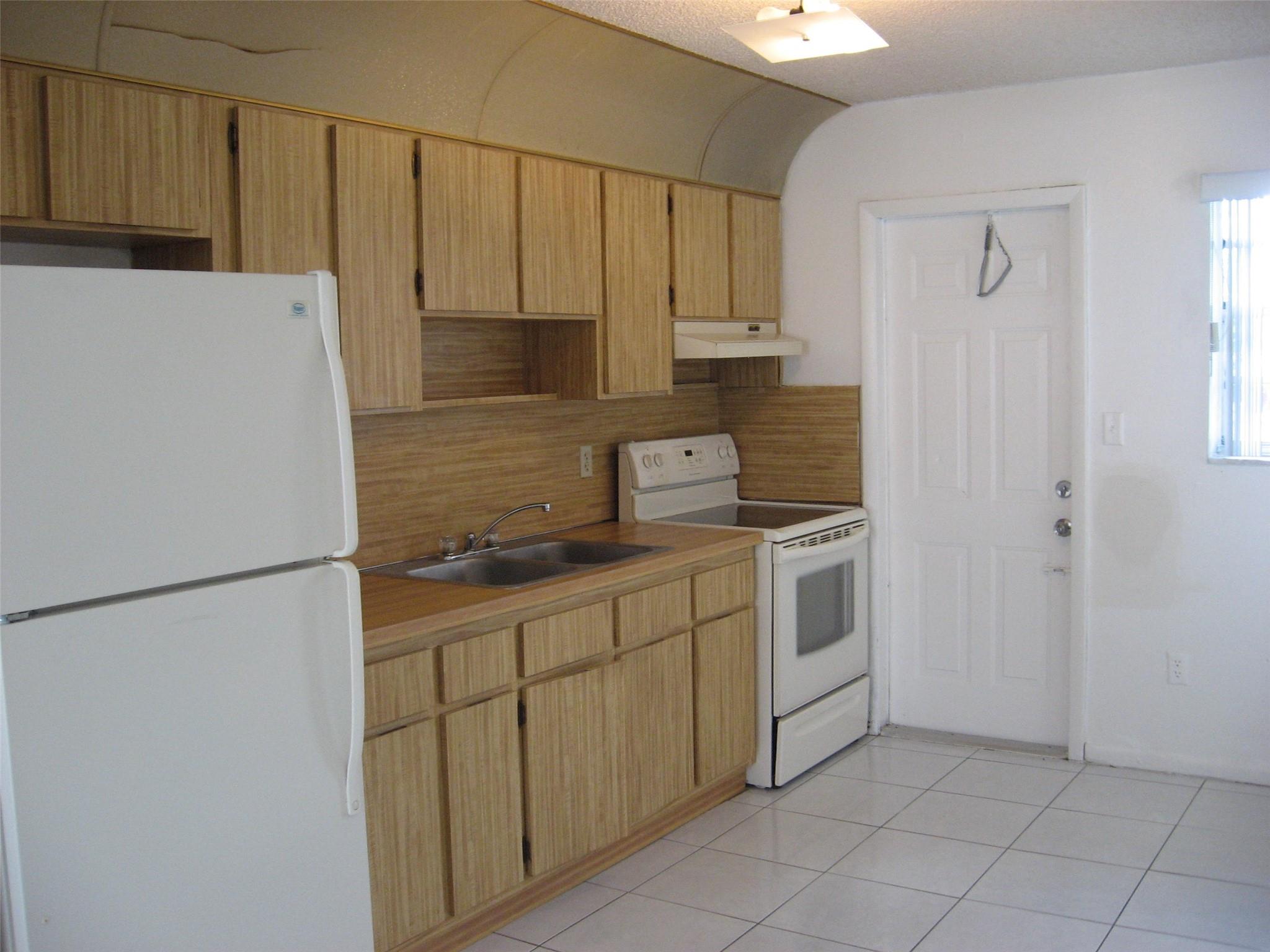 2672 Riverland Dr Apt 2 Property Photo 3