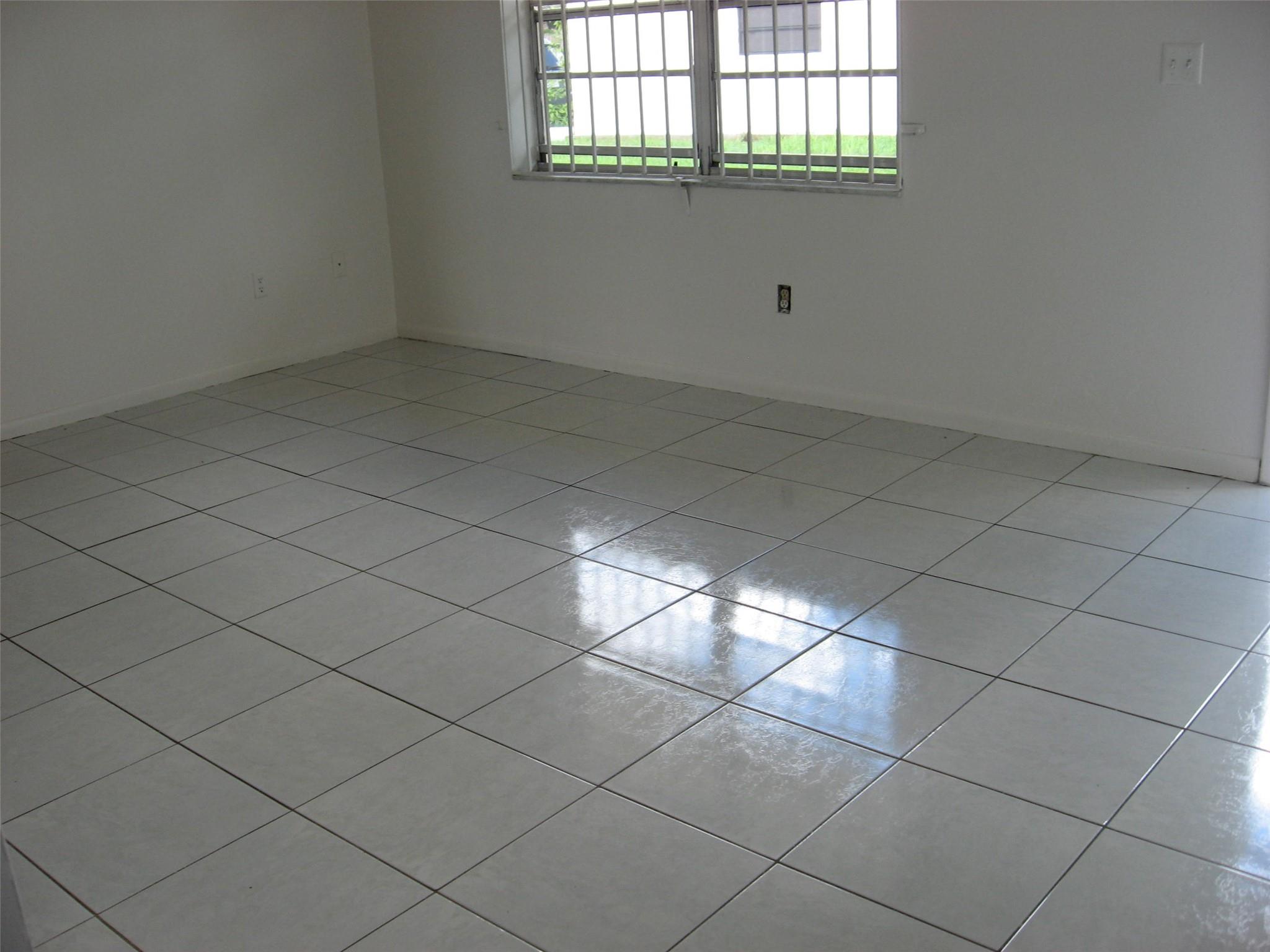 2672 Riverland Dr Apt 2 Property Photo 4
