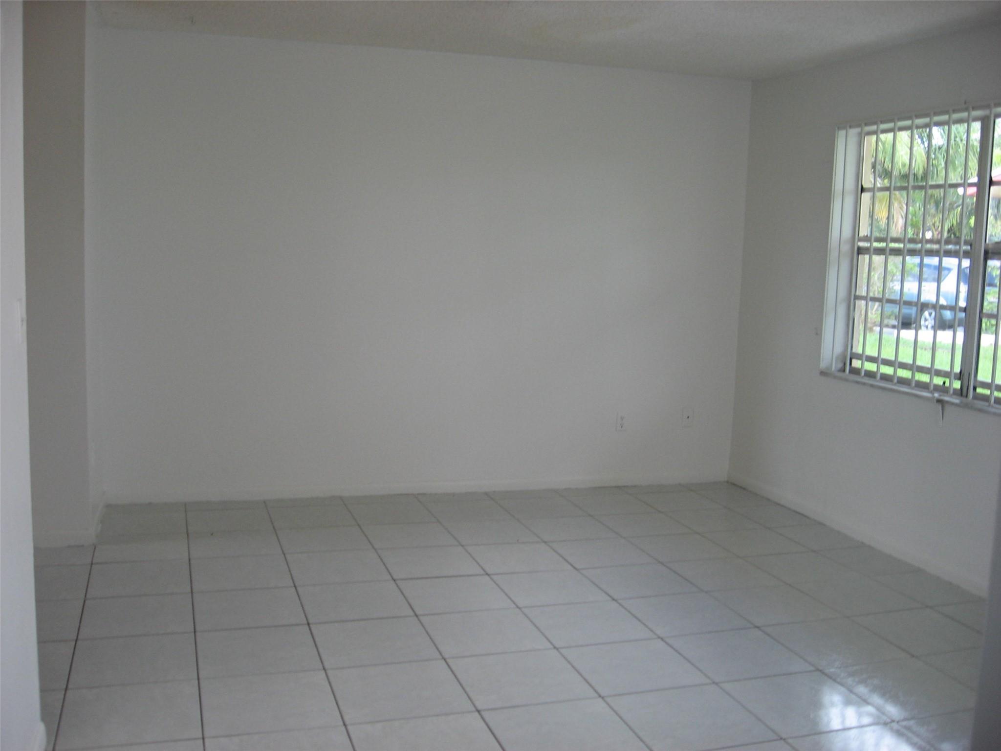 2672 Riverland Dr Apt 2 Property Photo 5