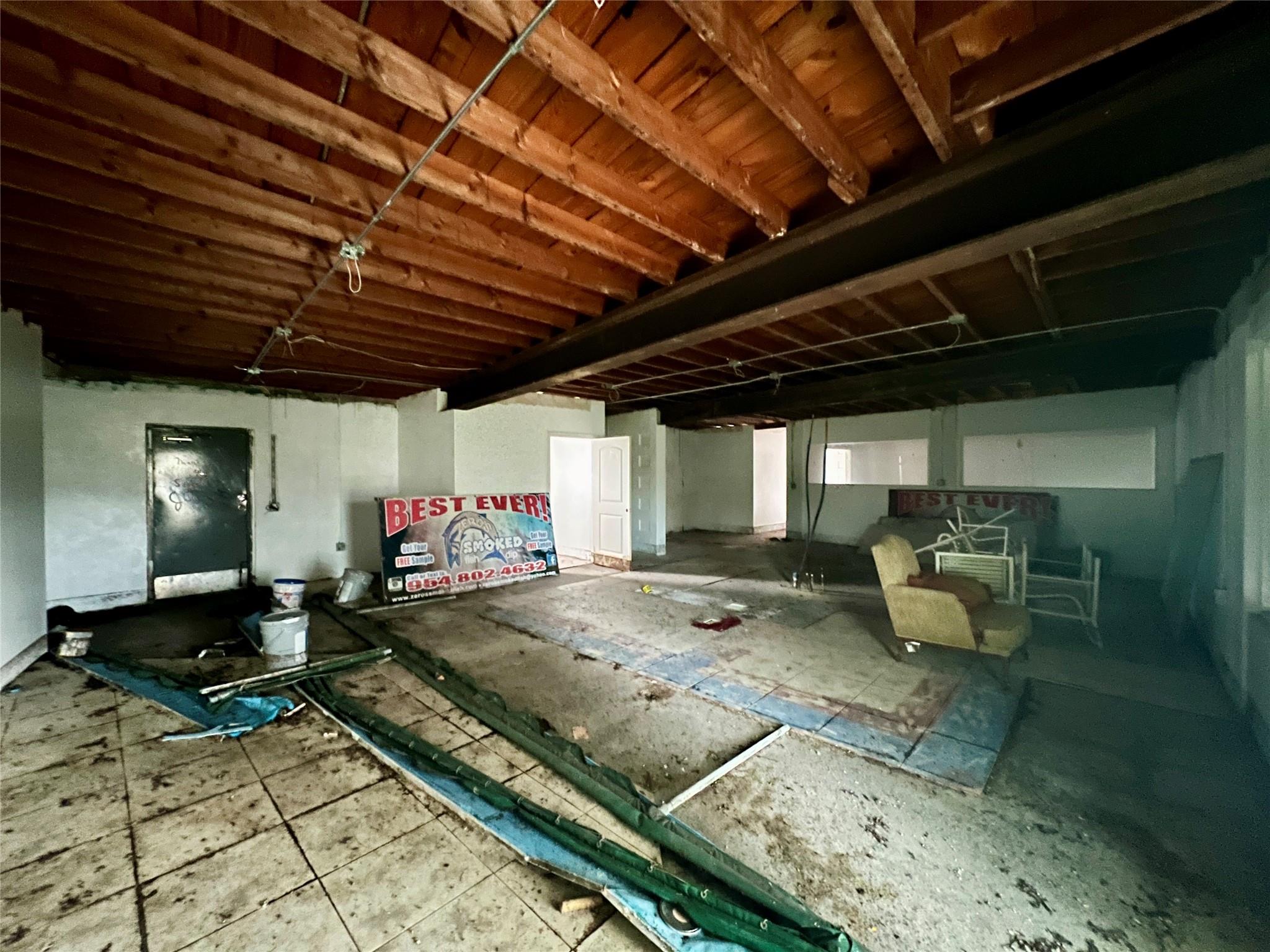 914 W State Road 84 Property Photo 11