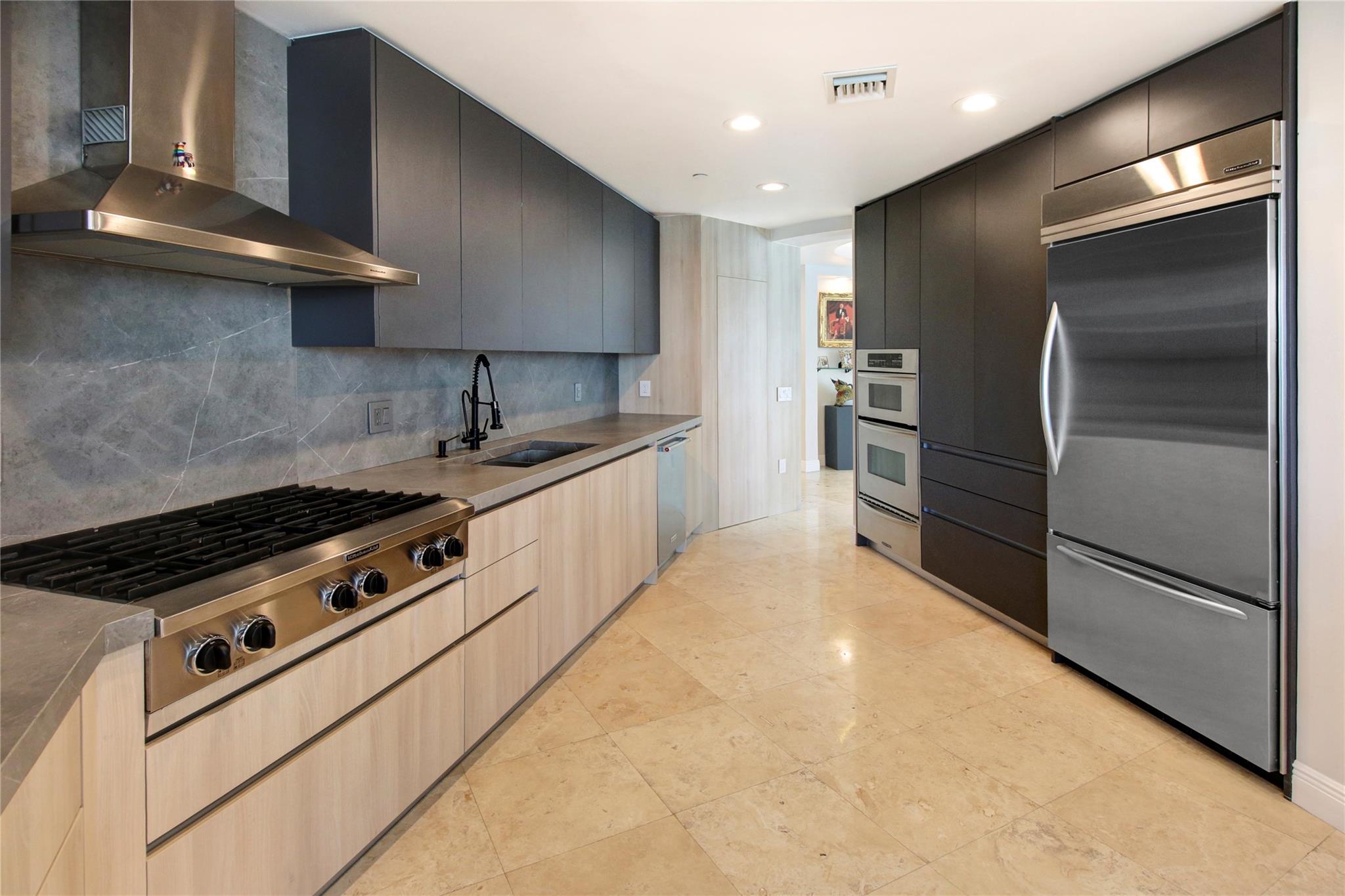 301 Hendricks Isle Penthouse 7 Property Photo 11