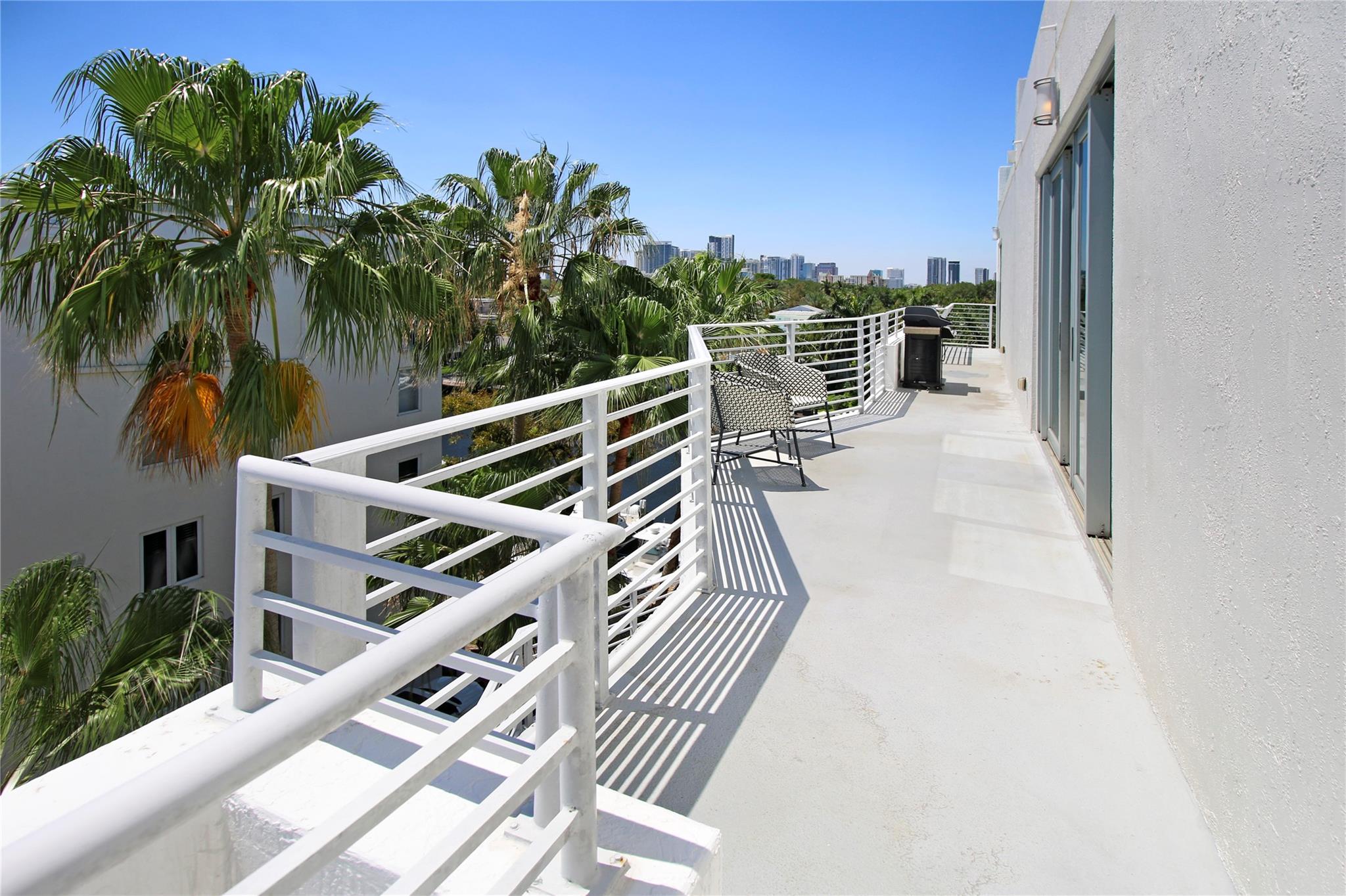 301 Hendricks Isle Penthouse 7 Property Photo 32