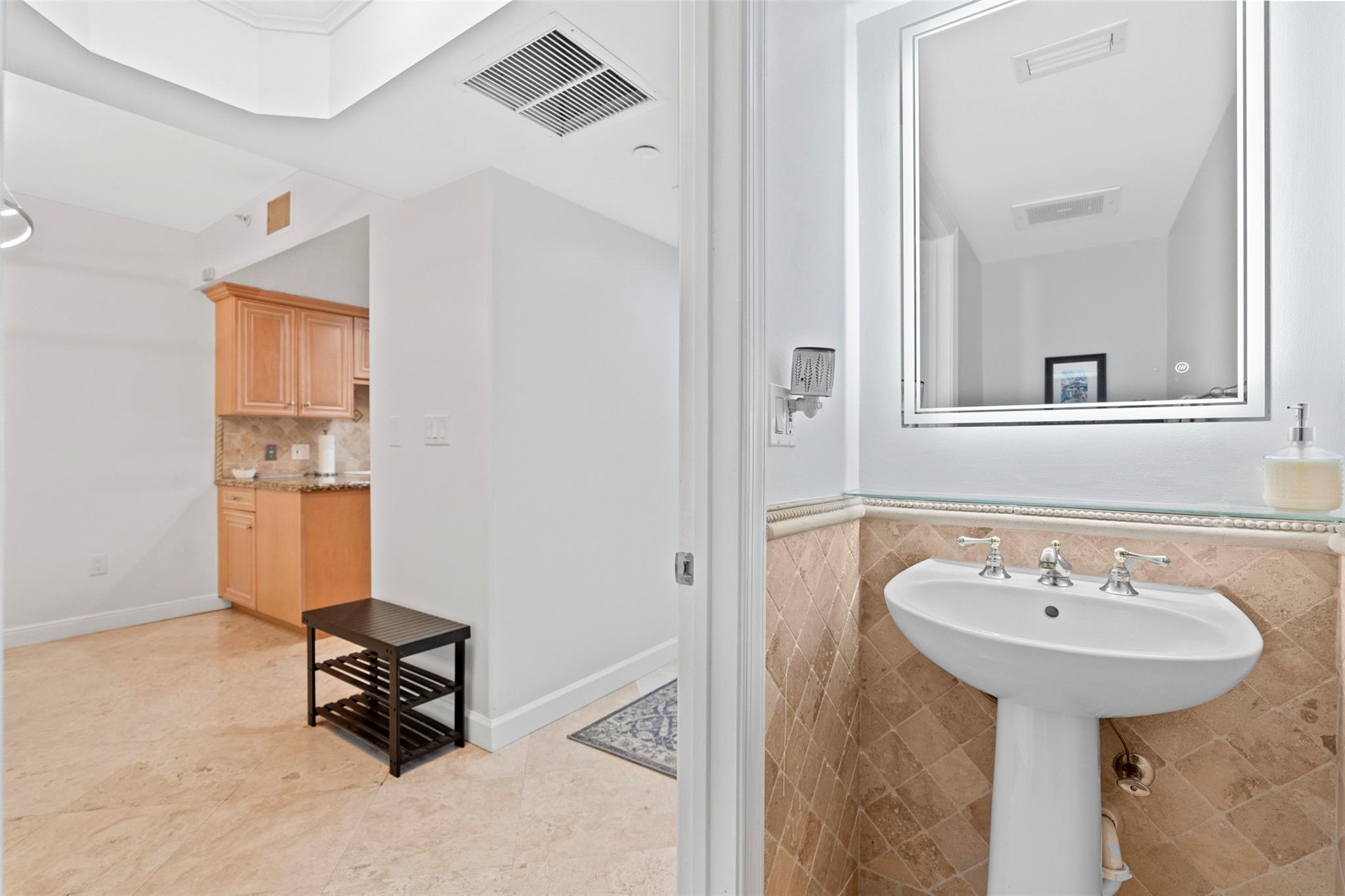 1111 E Las Olas Blvd 413 Property Photo 19