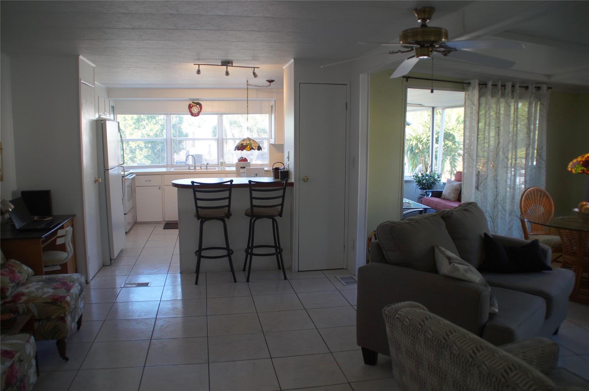2922 Harbor Ln Property Photo 17