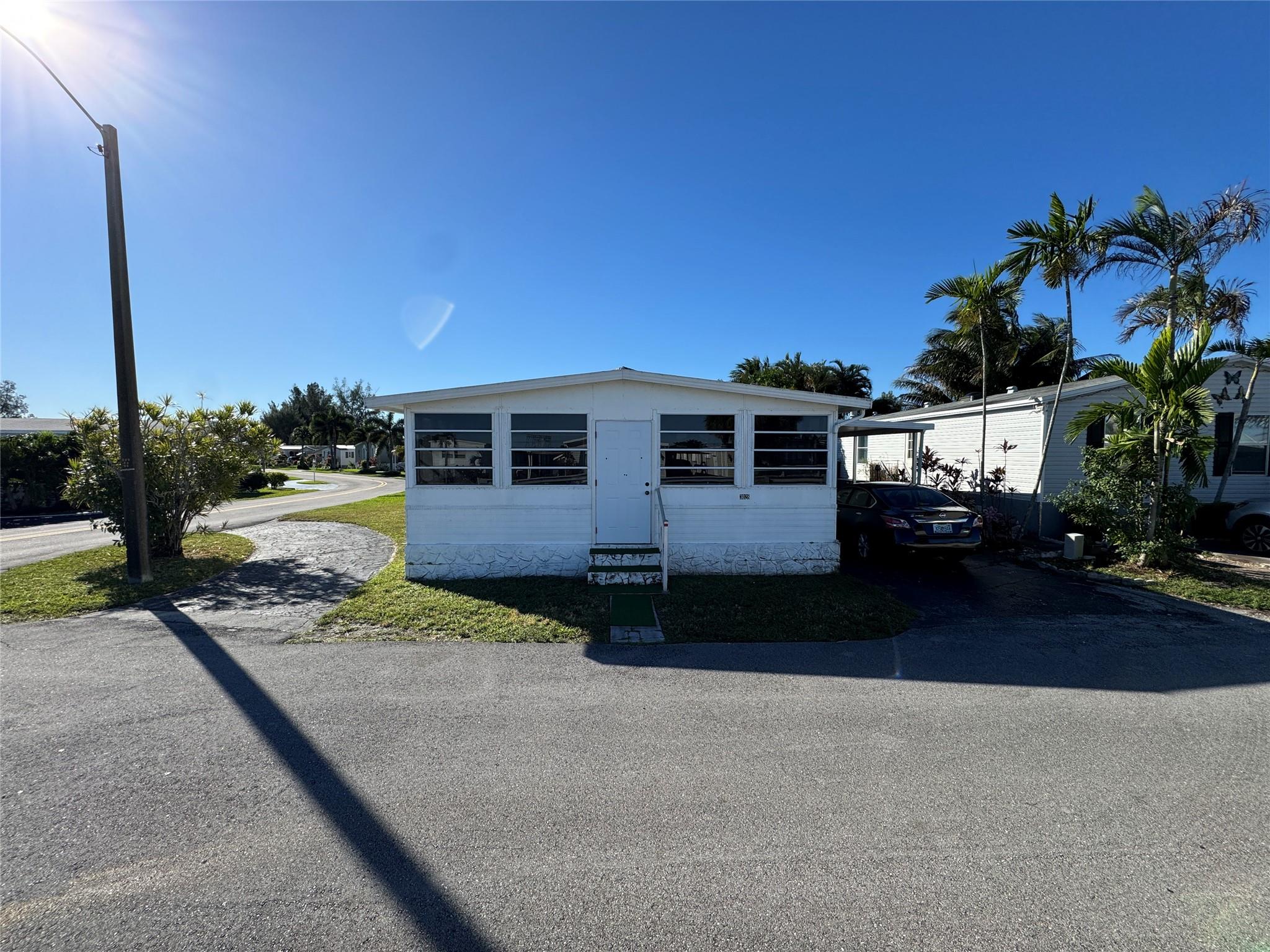 3028 Lakeshore Dr Property Photo 4