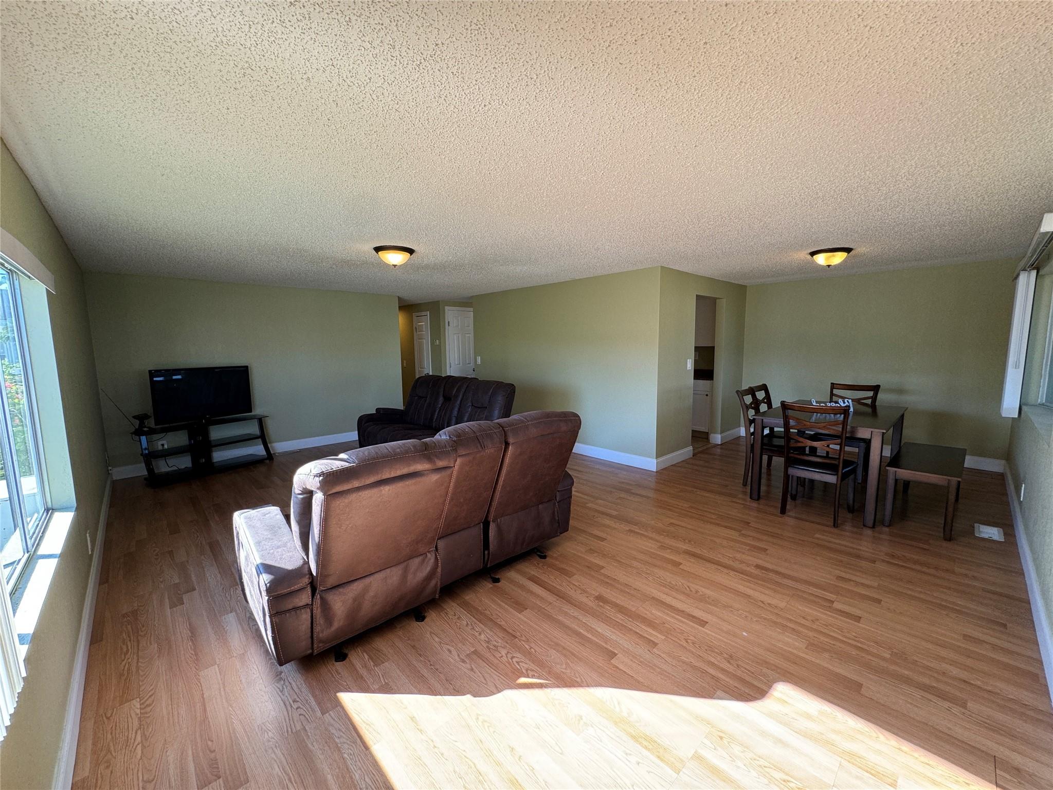 3028 Lakeshore Dr Property Photo 11