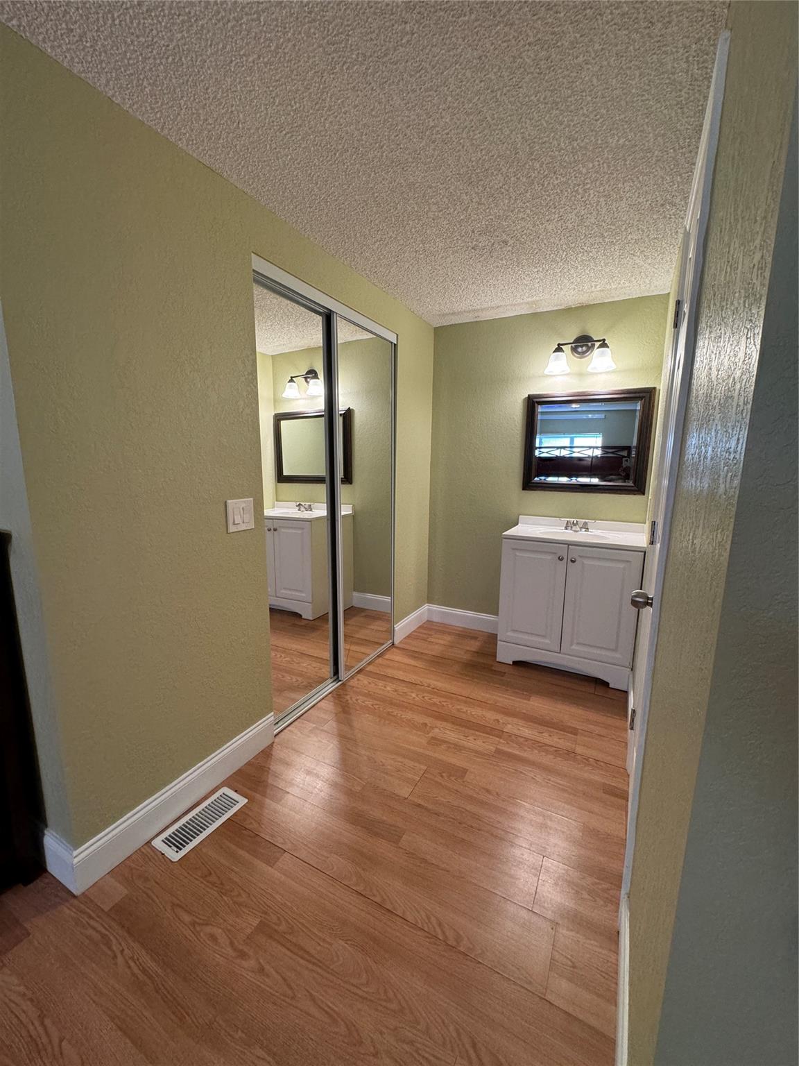 3028 Lakeshore Dr Property Photo 23