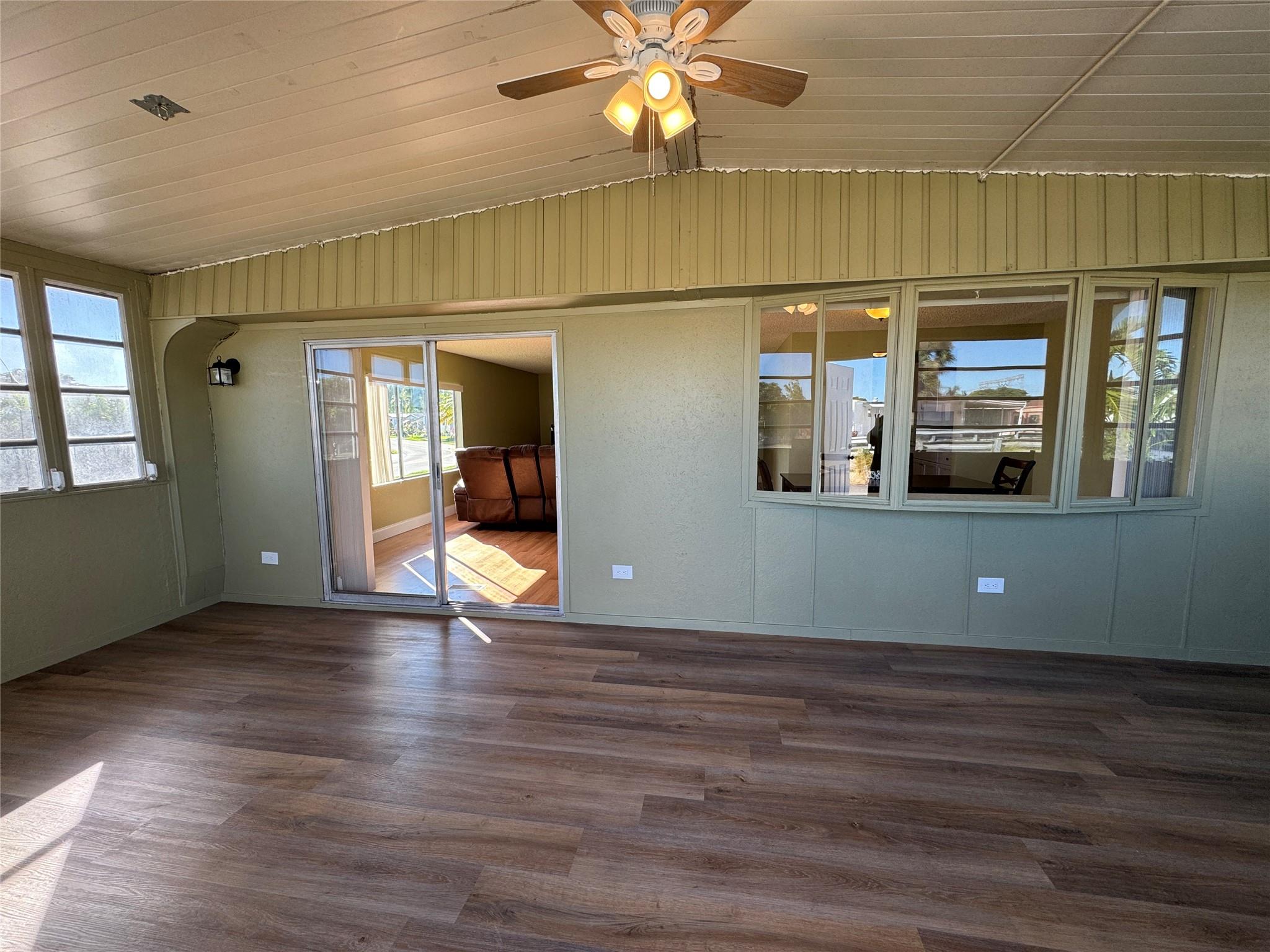 3028 Lakeshore Dr Property Photo 35
