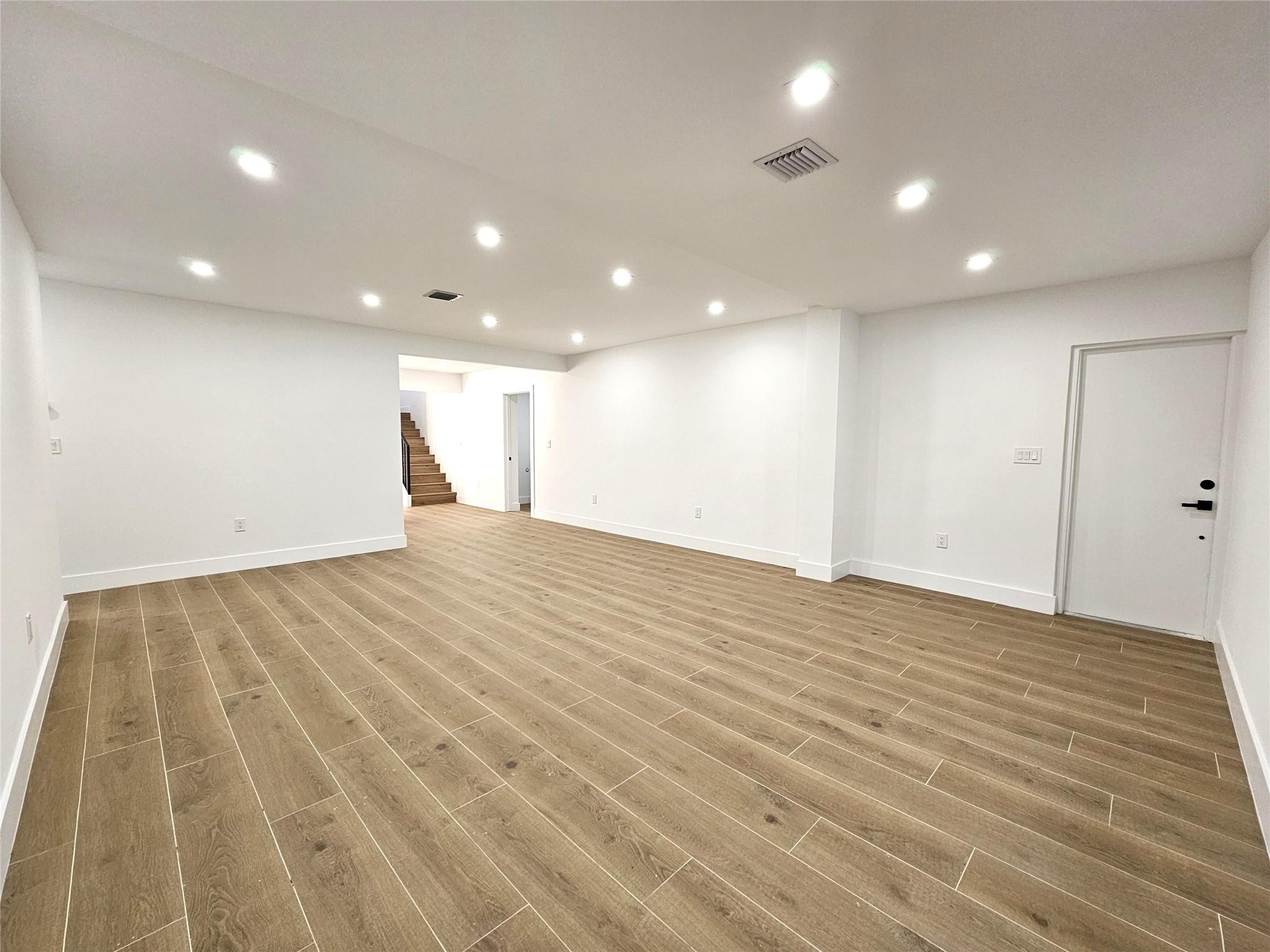 1561 Sw 23rd Ave Property Photo 12
