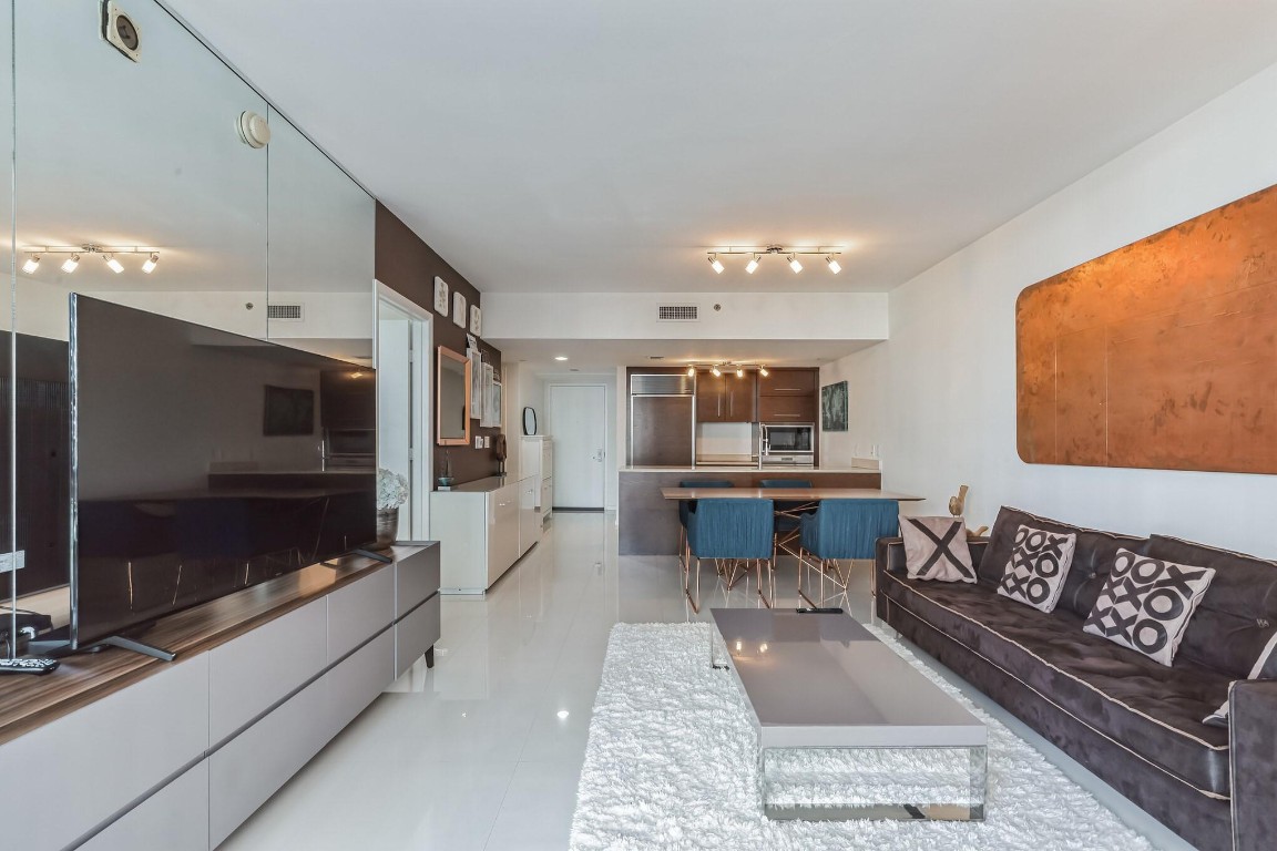 475 Brickell Avenue 512 Property Photo 8