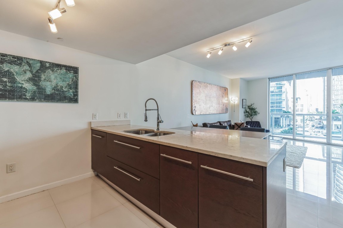 475 Brickell Avenue 512 Property Photo 10