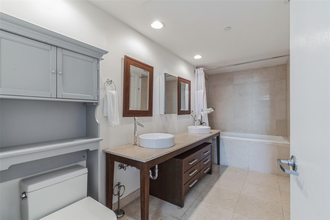 475 Brickell Avenue 512 Property Photo 14
