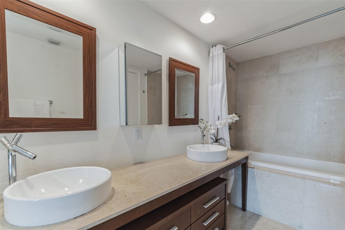 475 Brickell Avenue 512 Property Photo 15