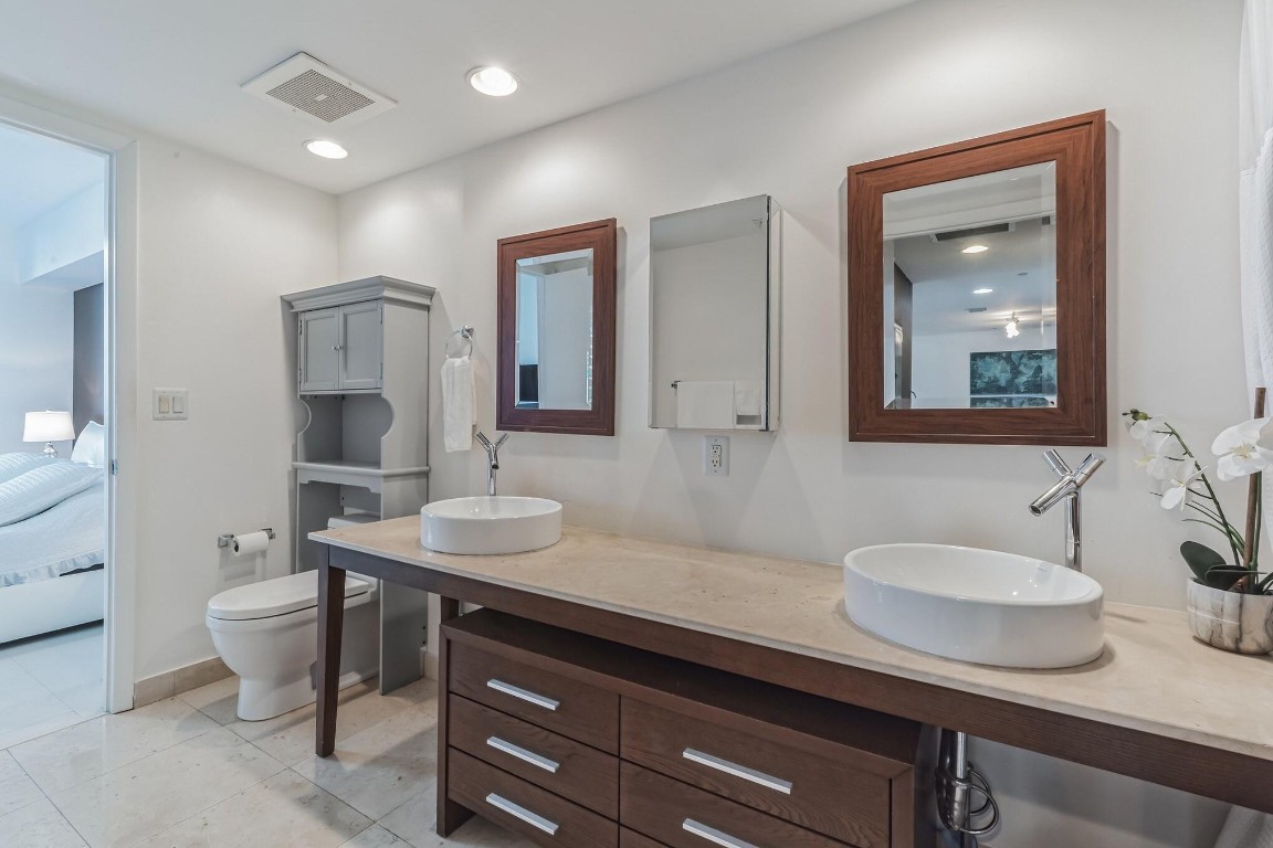 475 Brickell Avenue 512 Property Photo 16