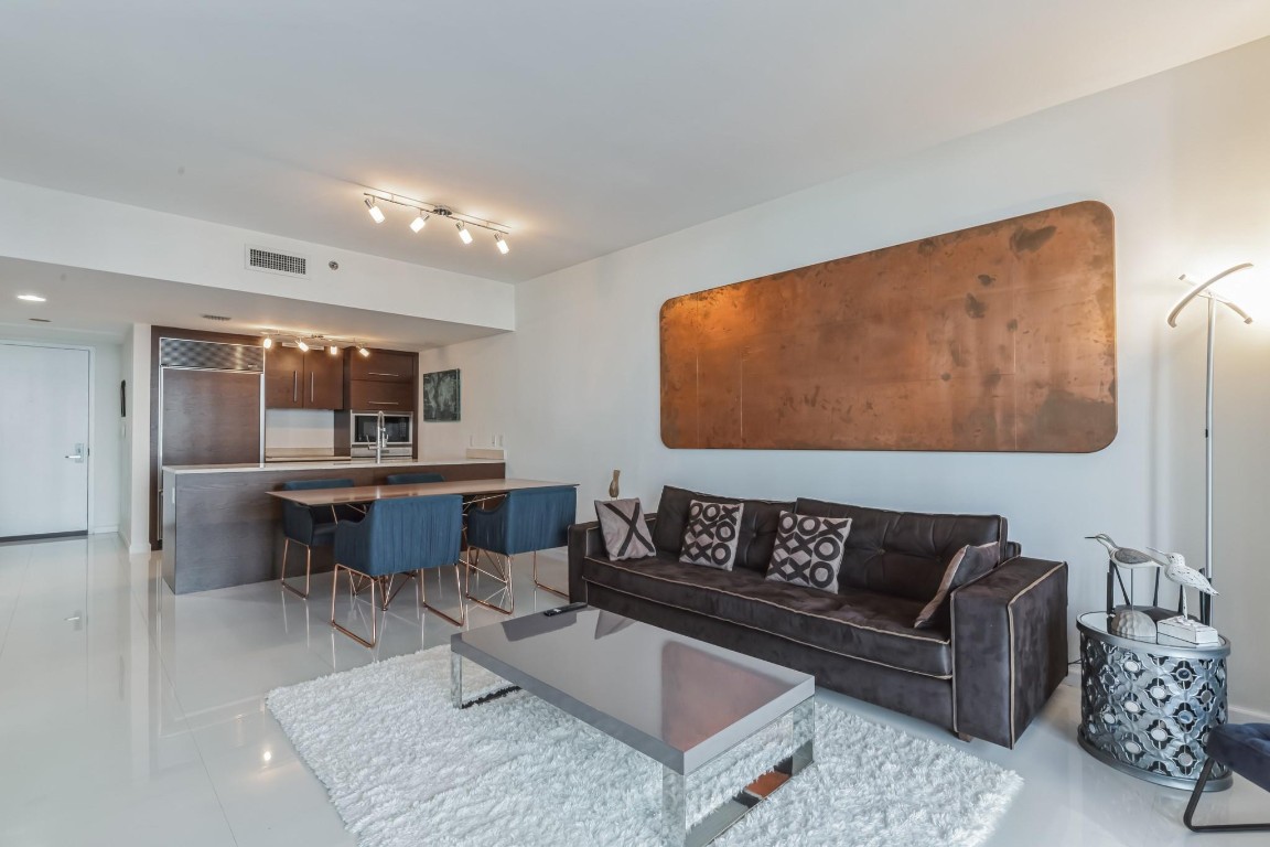 475 Brickell Avenue 512 Property Photo 17