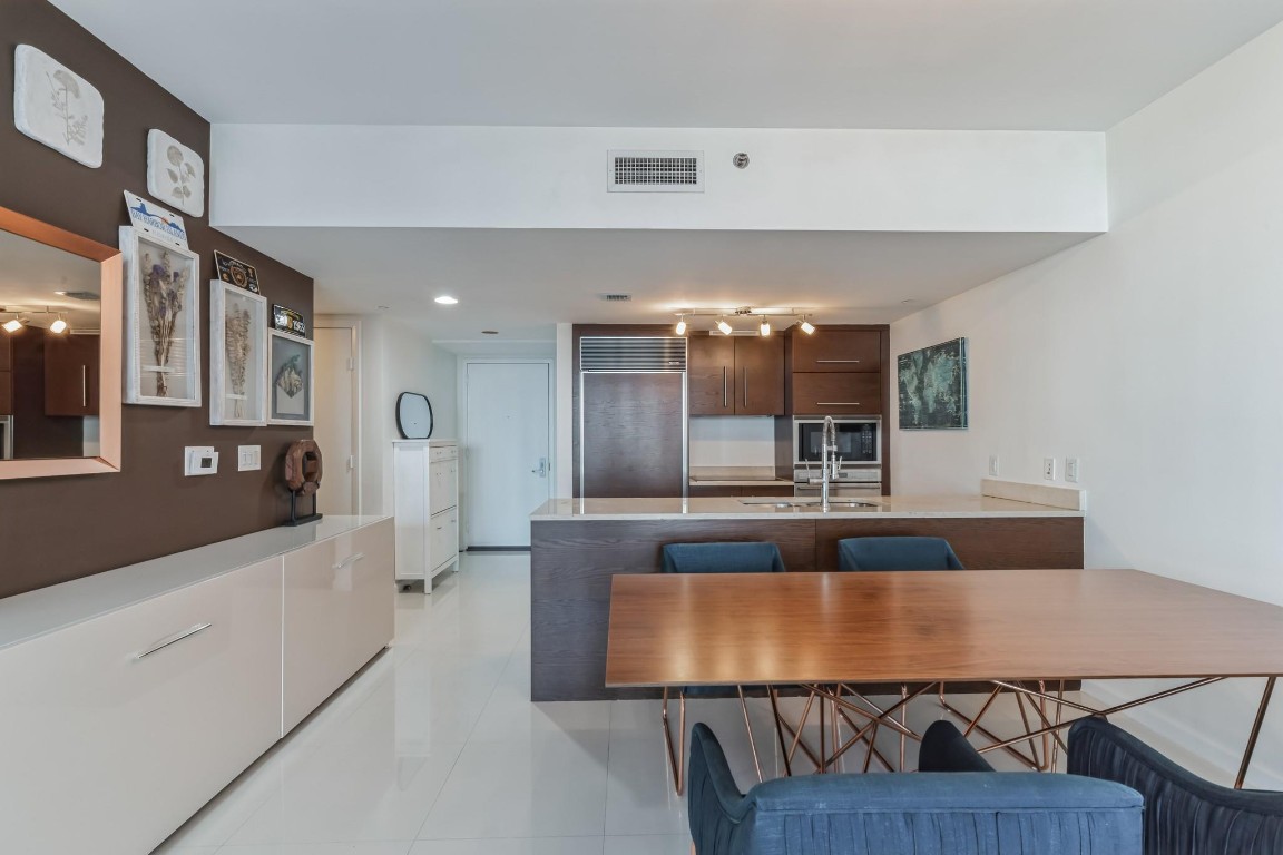 475 Brickell Avenue 512 Property Photo 18