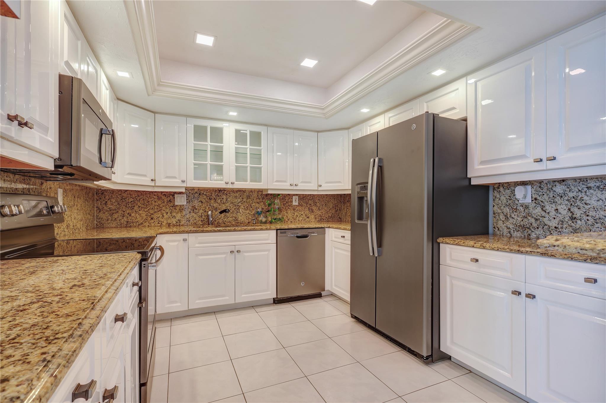 2100 S Ocean Ln 2509 Property Photo 15