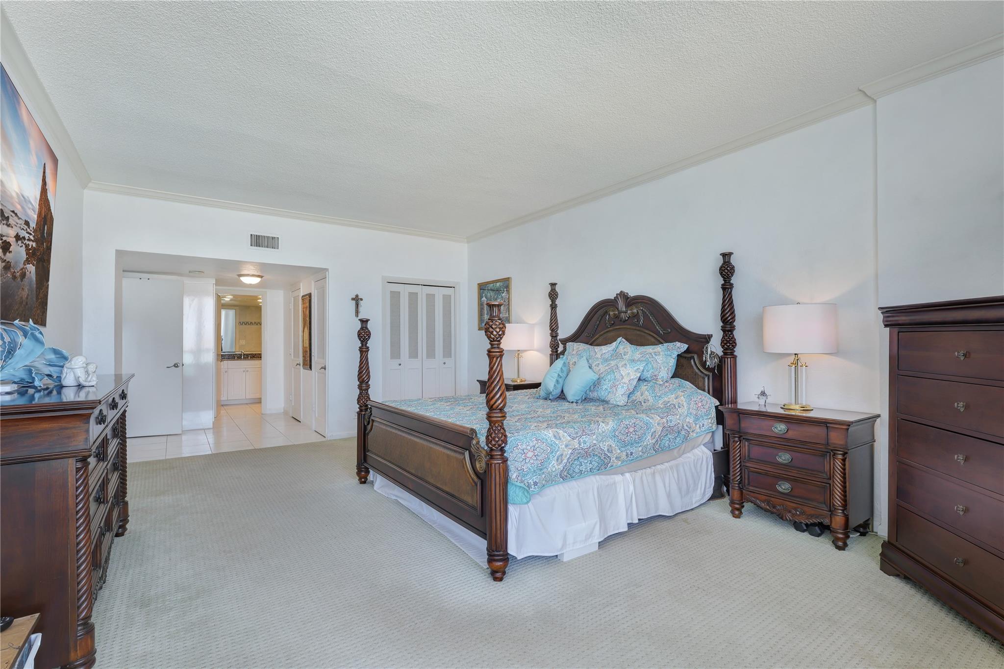 2100 S Ocean Ln 2509 Property Photo 18