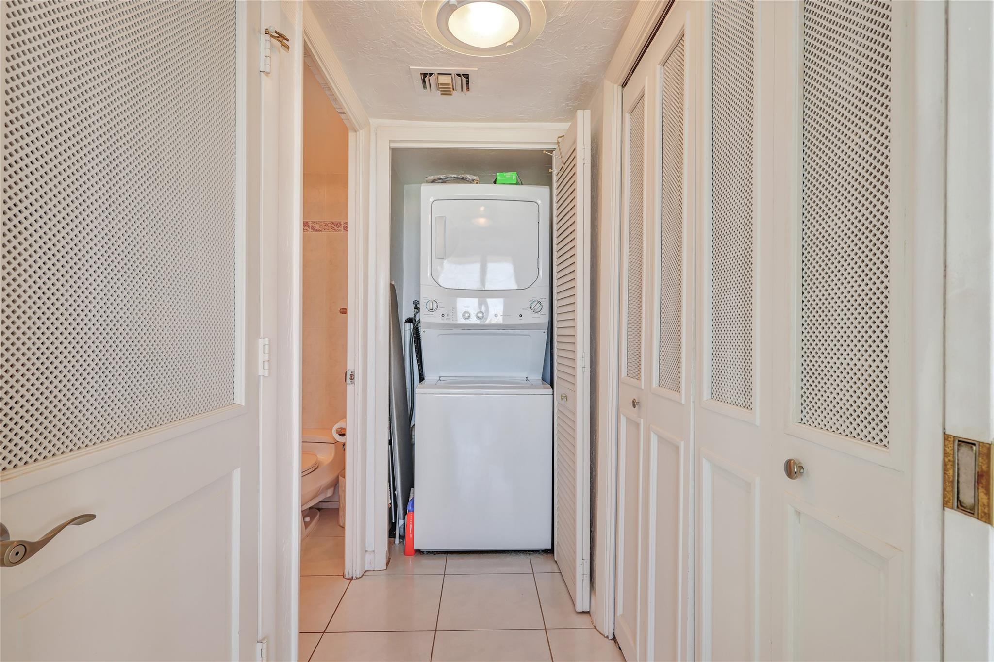 2100 S Ocean Ln 2509 Property Photo 21