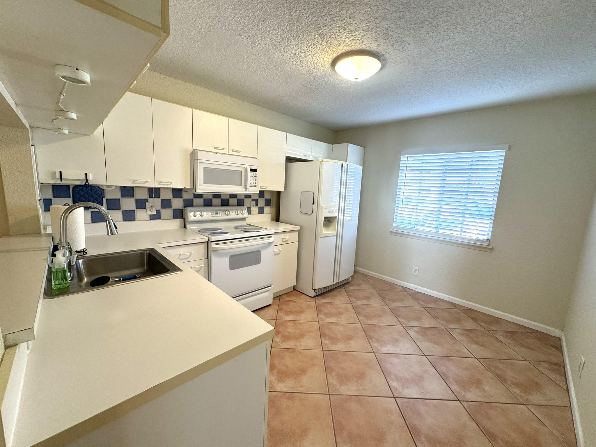4982 Sw 32nd Ave 4982 Property Photo 3