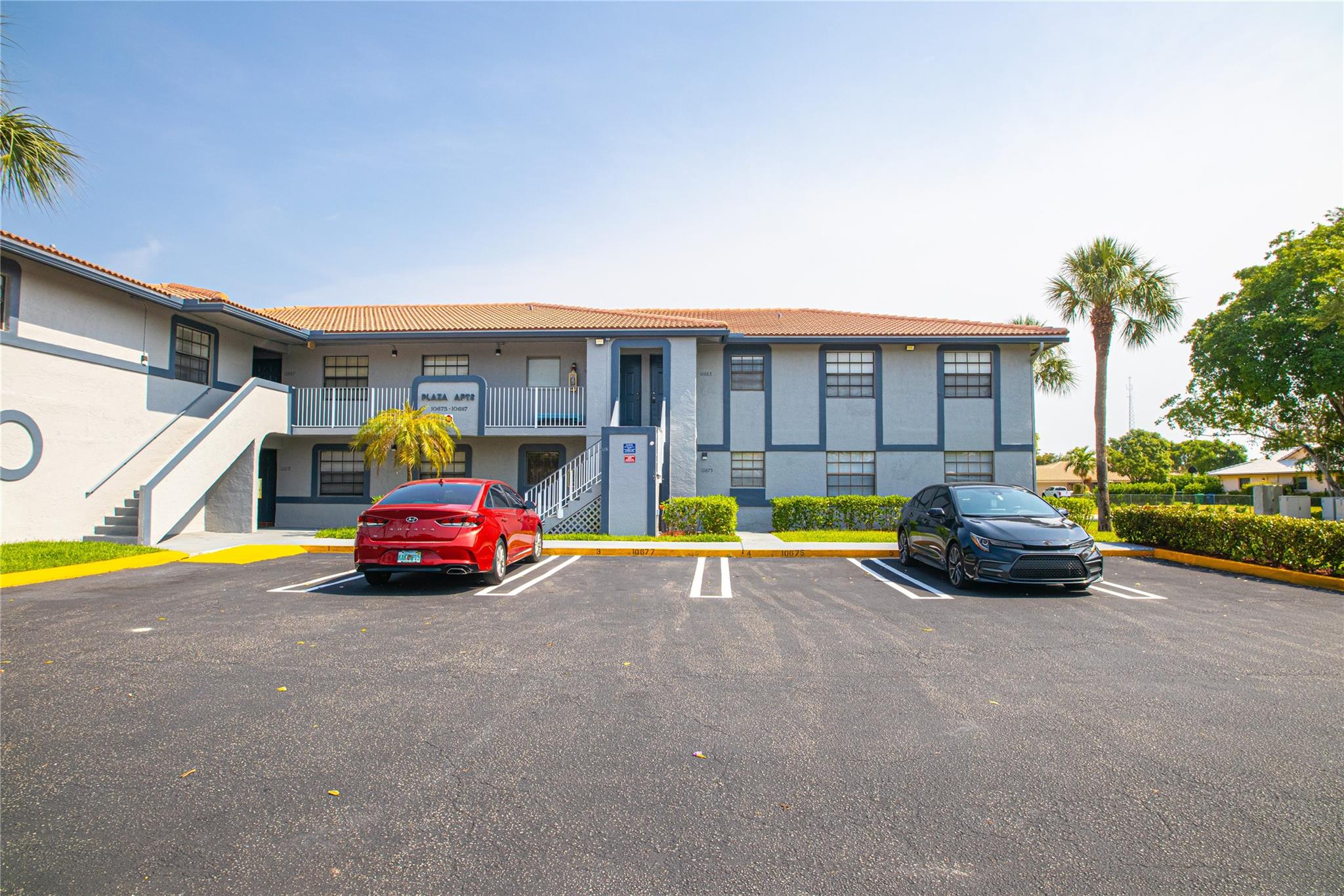 10687 Royal Palm Blvd Property Photo 2