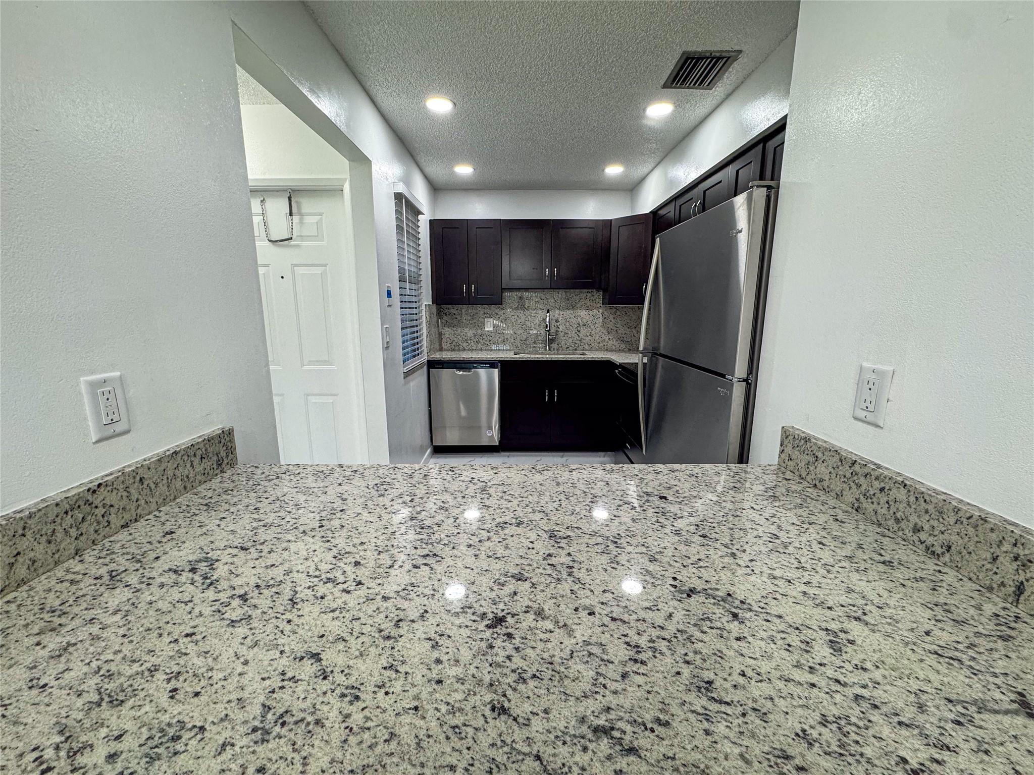 10687 Royal Palm Blvd Property Photo 5