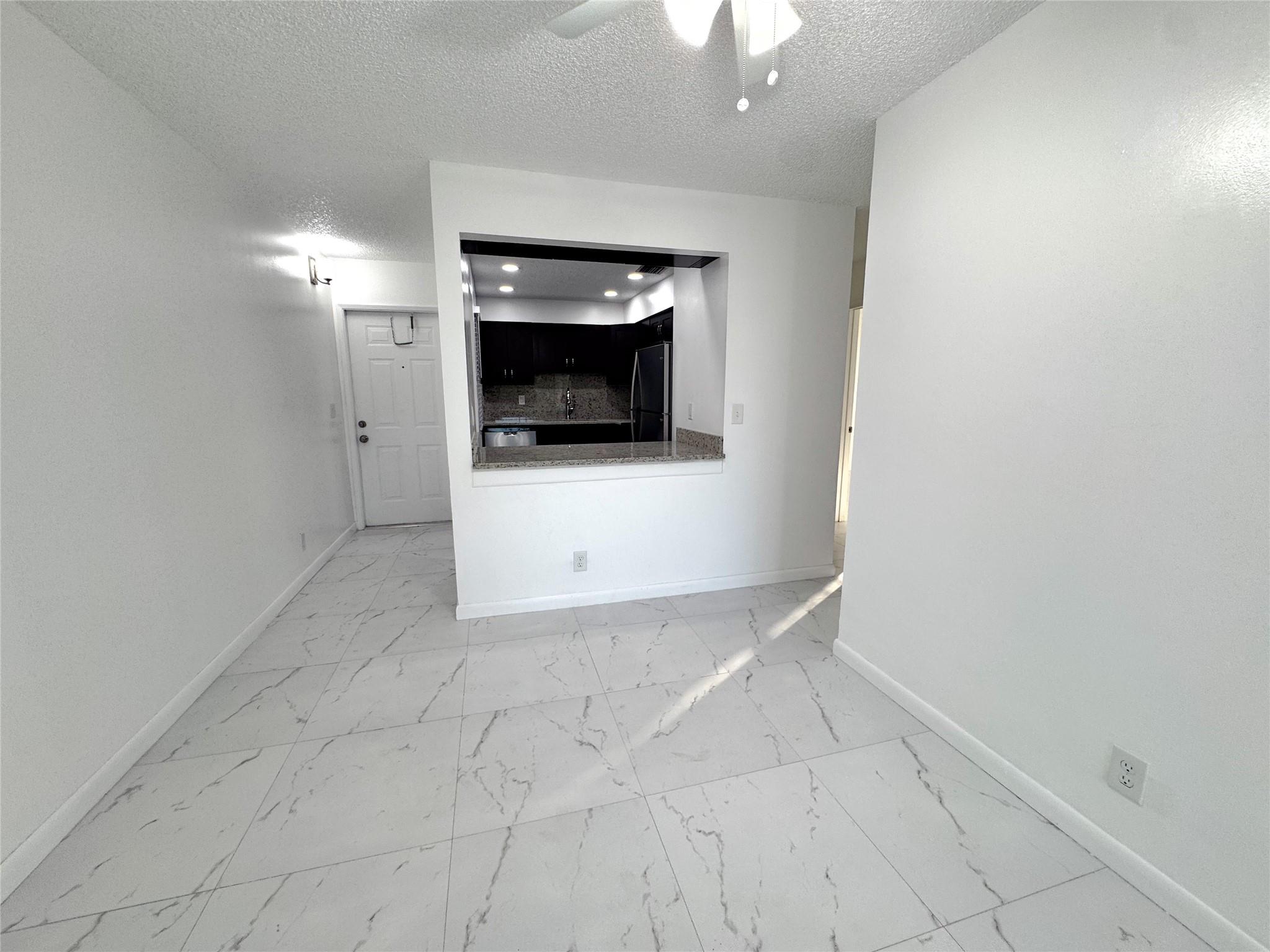 10687 Royal Palm Blvd Property Photo 7