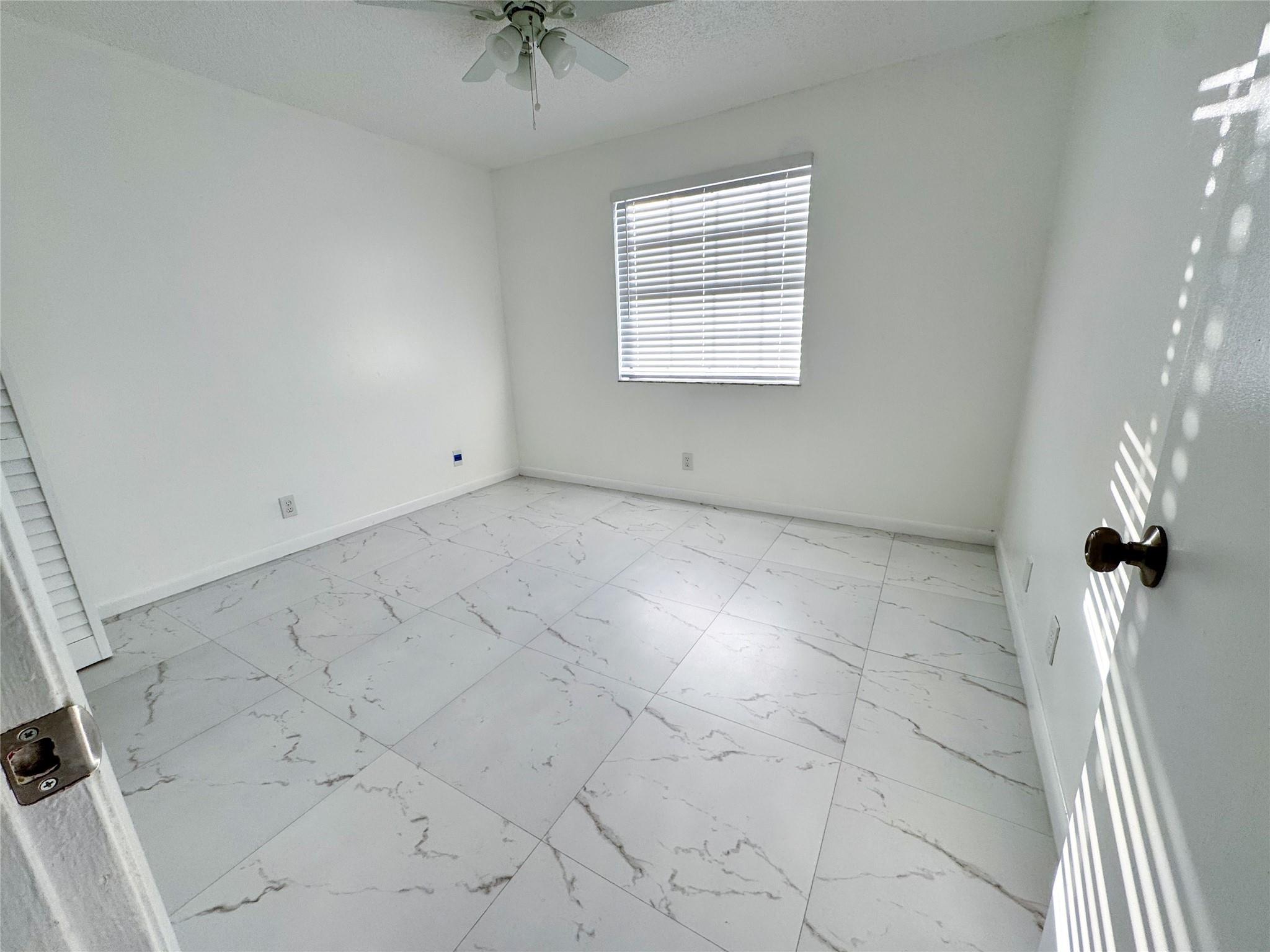 10687 Royal Palm Blvd Property Photo 11