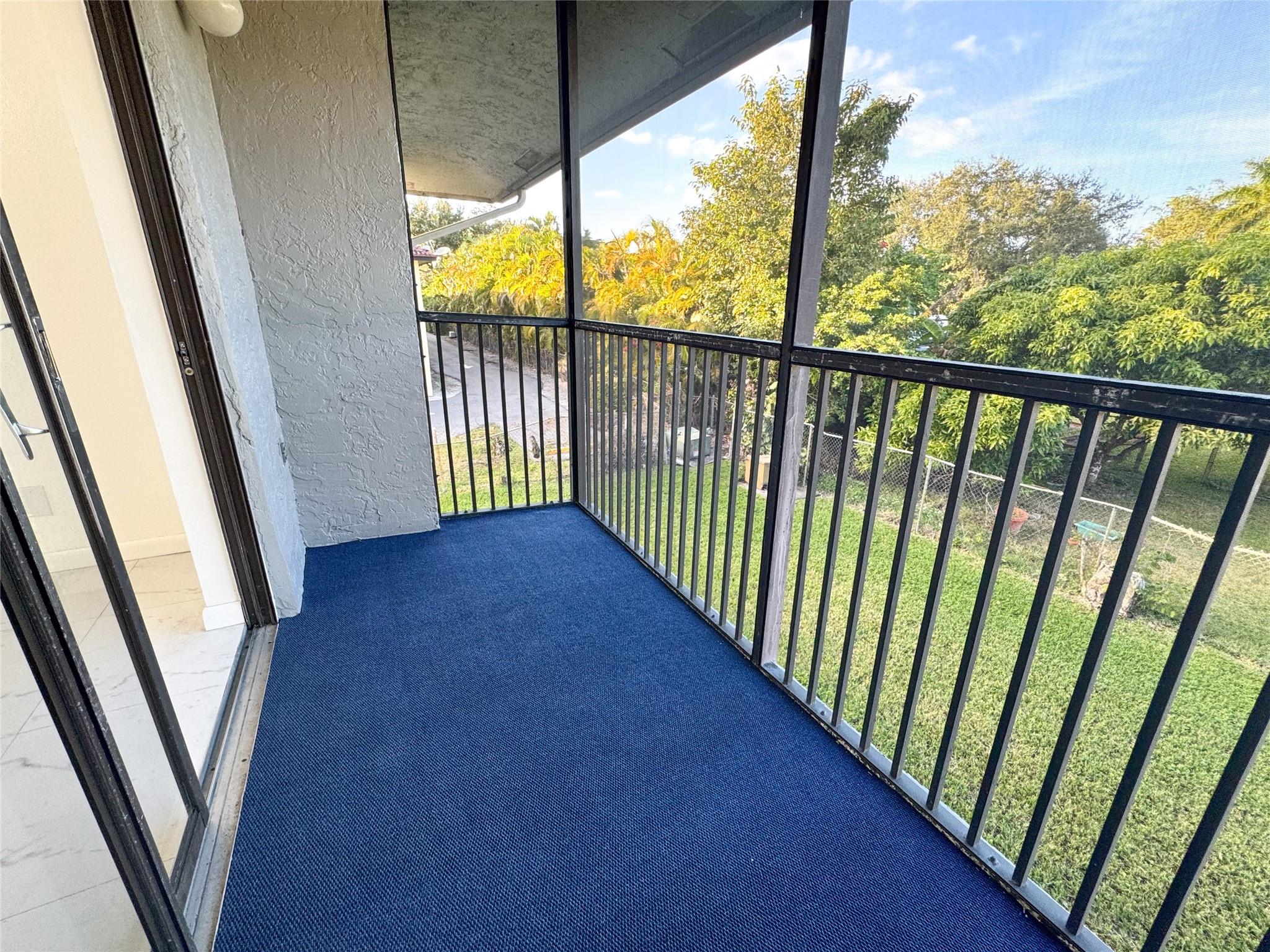 10687 Royal Palm Blvd Property Photo 17