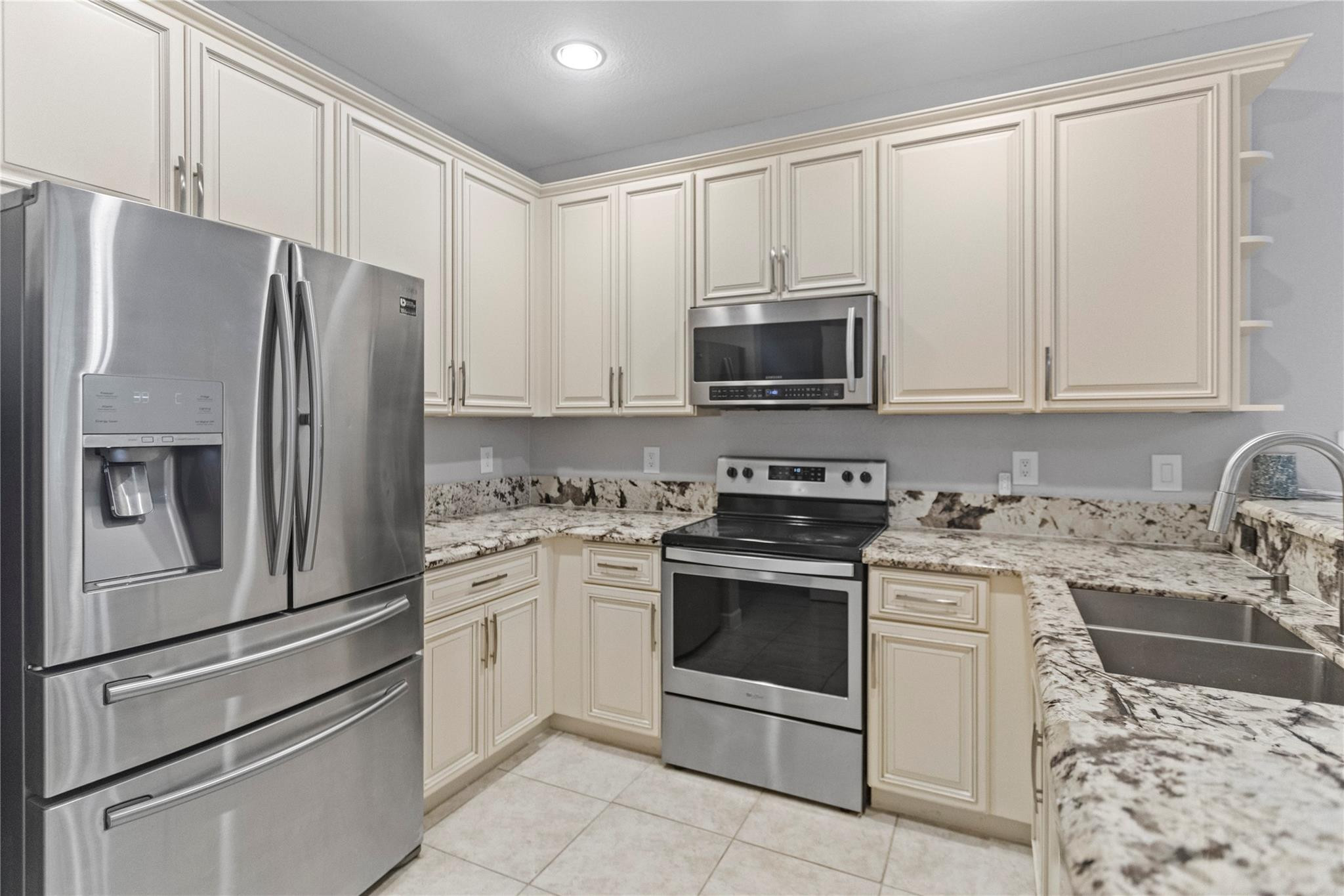 7440 Willow Grove Place Property Photo 4