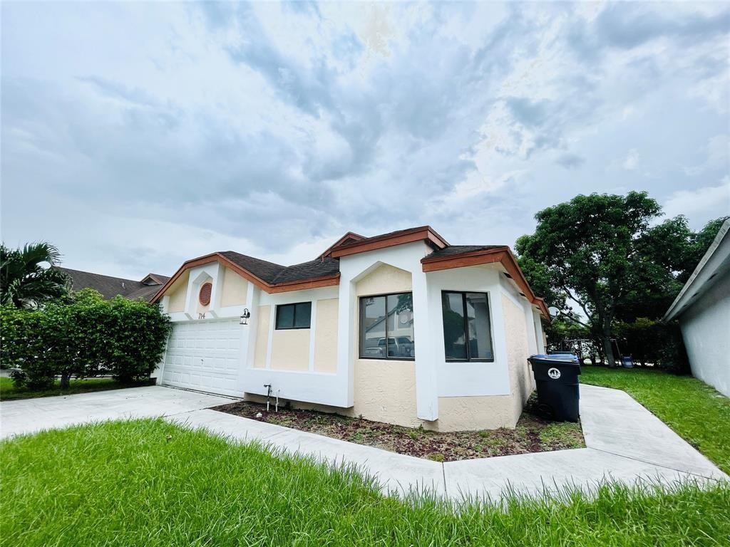 F10475945 Property Photo 1