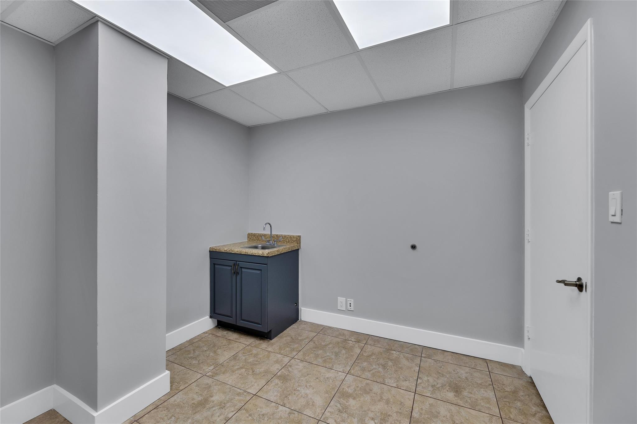 23123 State Road 7 Property Photo 17