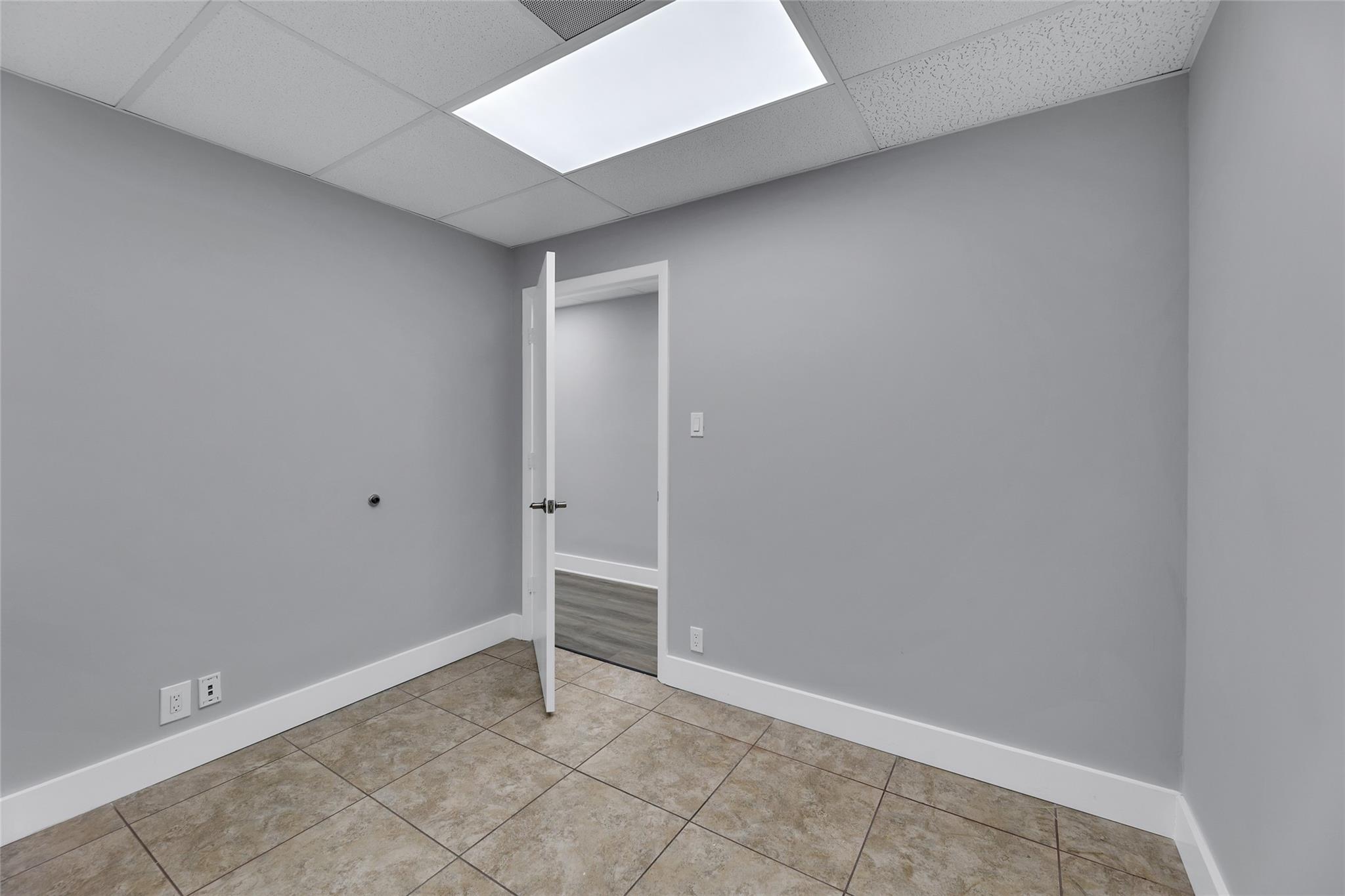 23123 State Road 7 Property Photo 20
