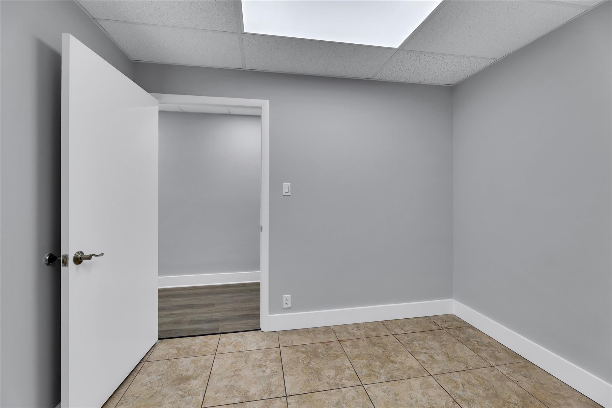 23123 State Road 7 Property Photo 21