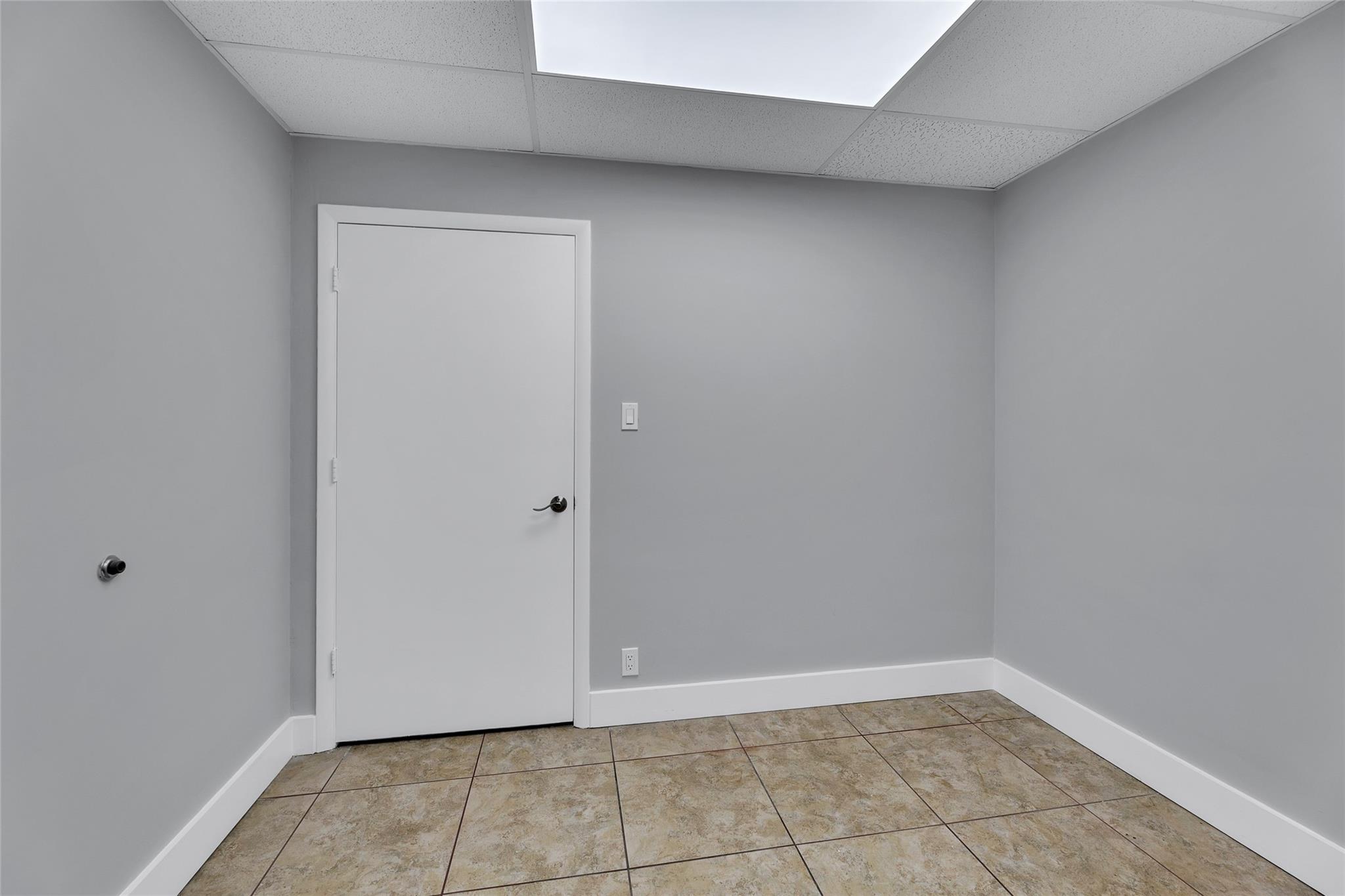 23123 State Road 7 Property Photo 22