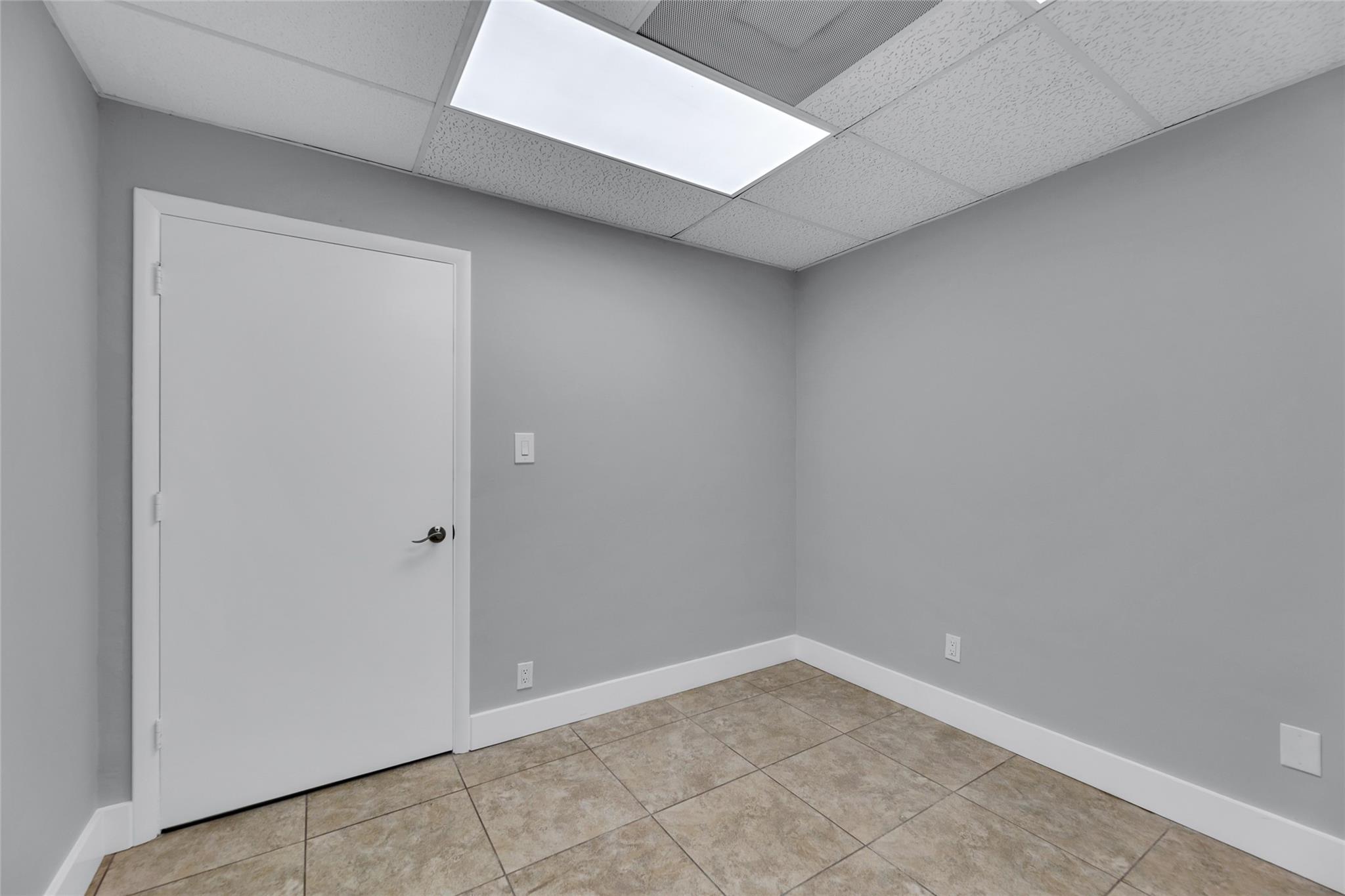 23123 State Road 7 Property Photo 25