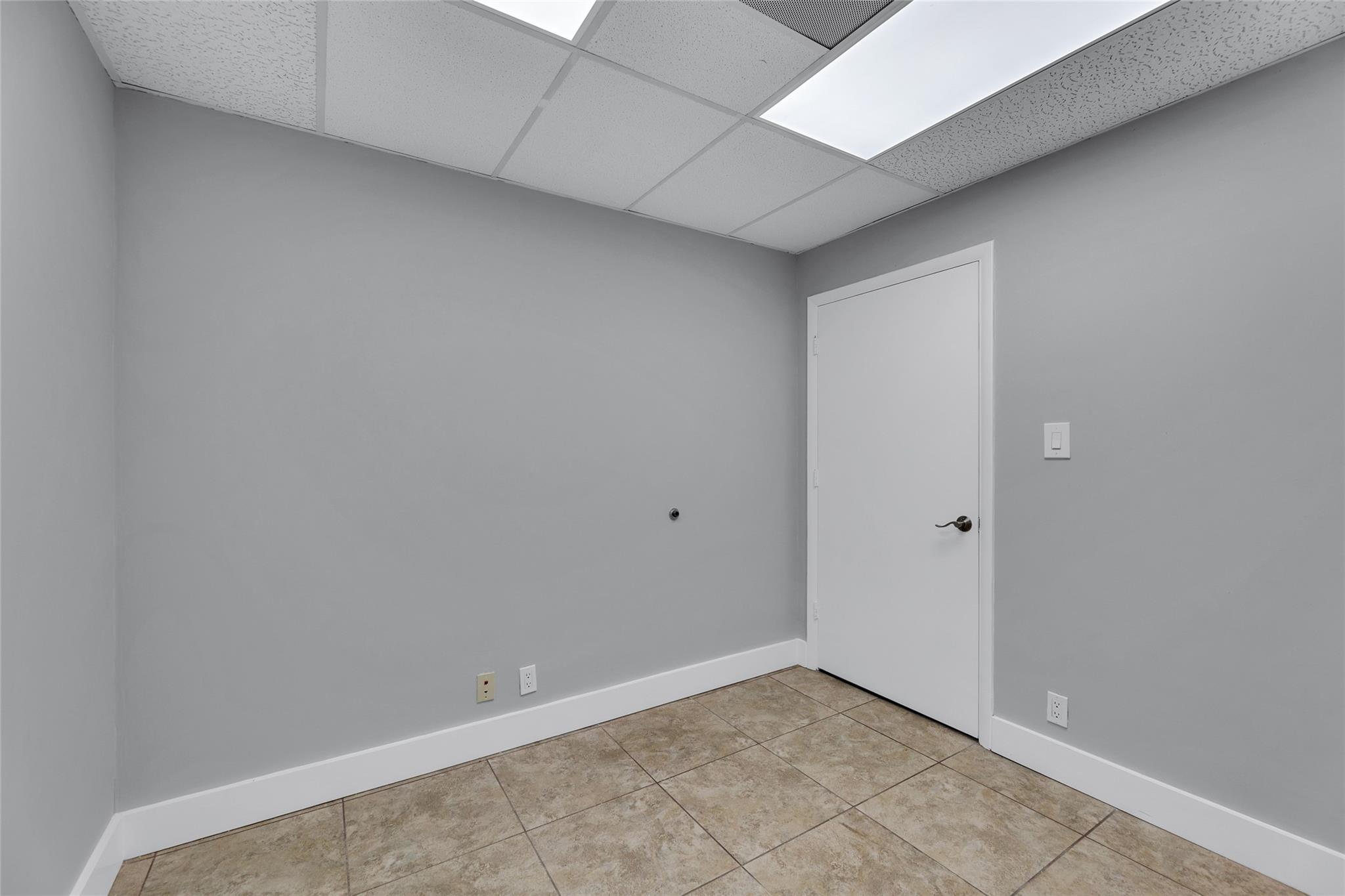 23123 State Road 7 Property Photo 26