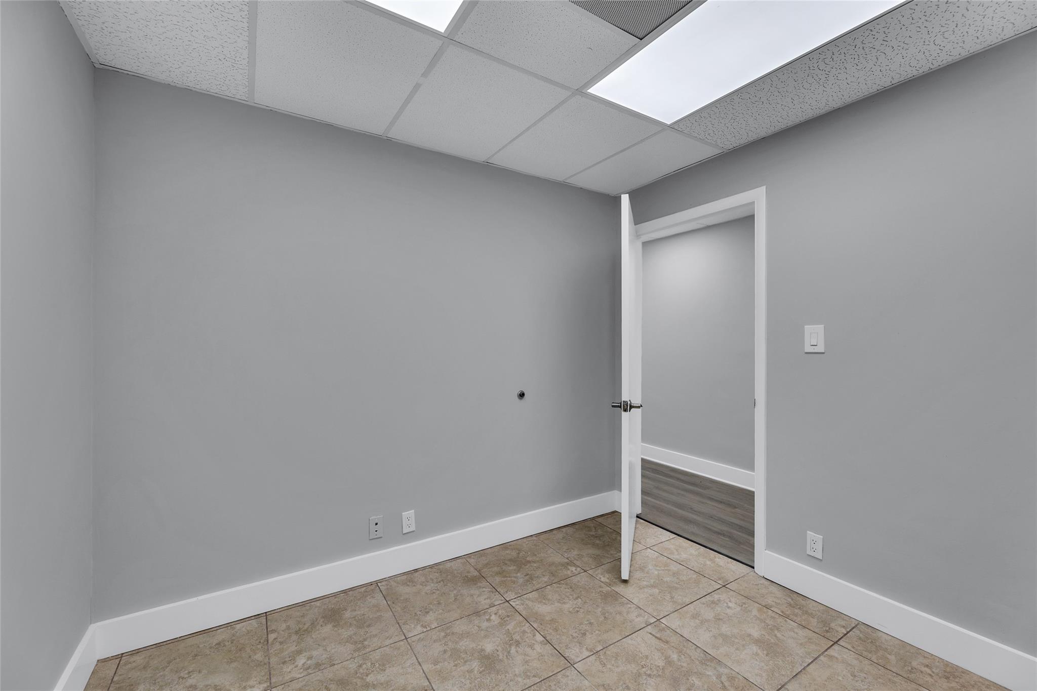 23123 State Road 7 Property Photo 27