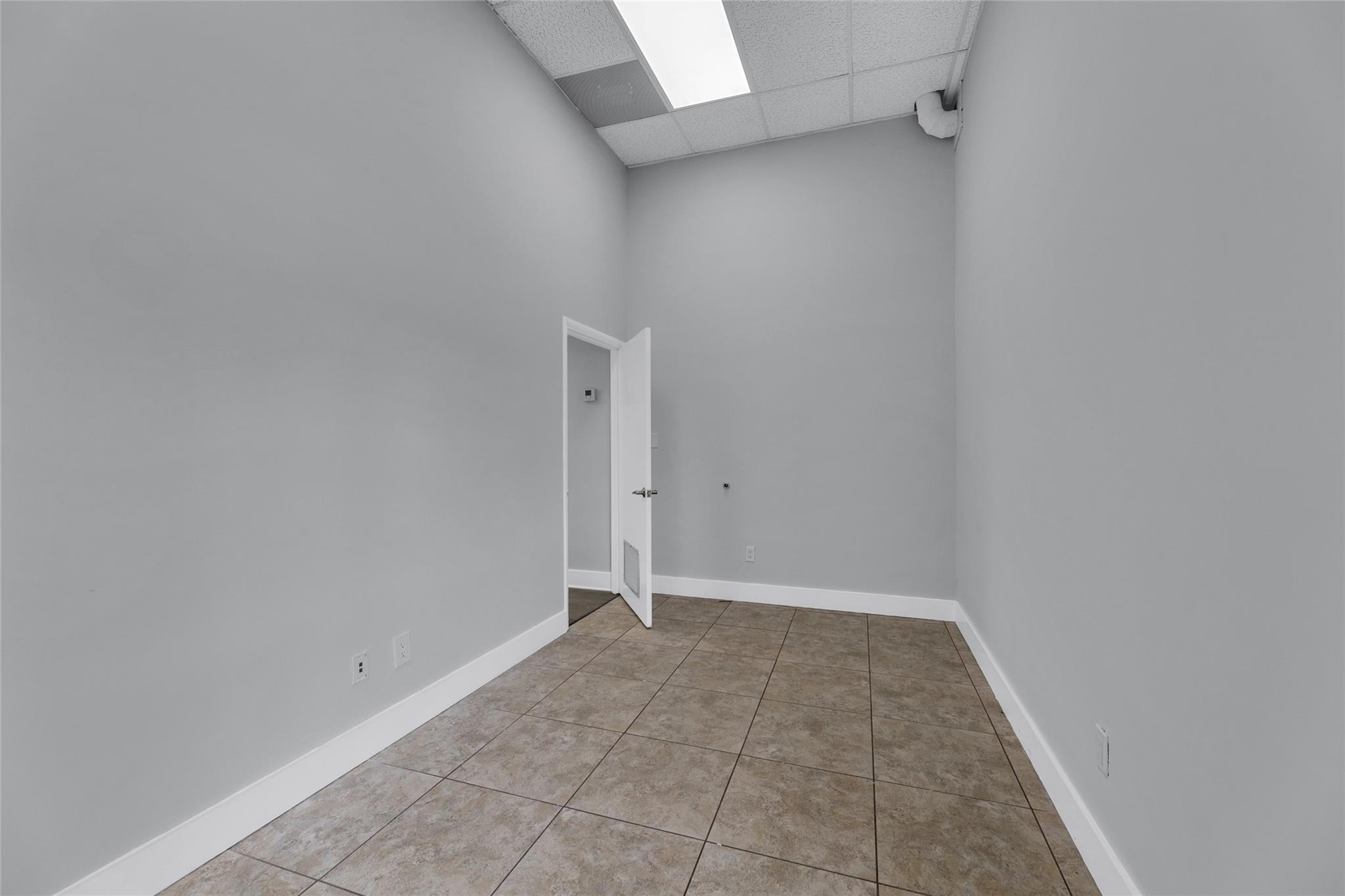 23123 State Road 7 Property Photo 28