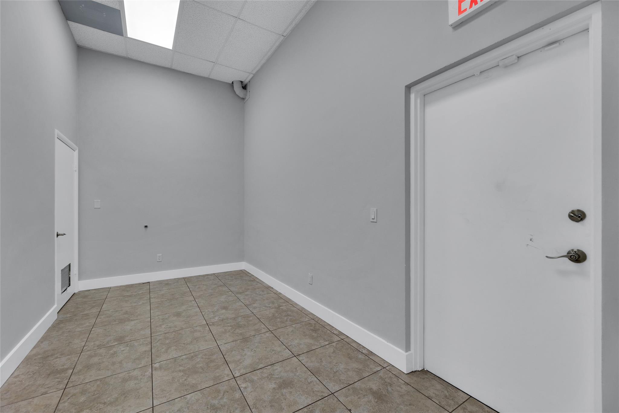 23123 State Road 7 Property Photo 31