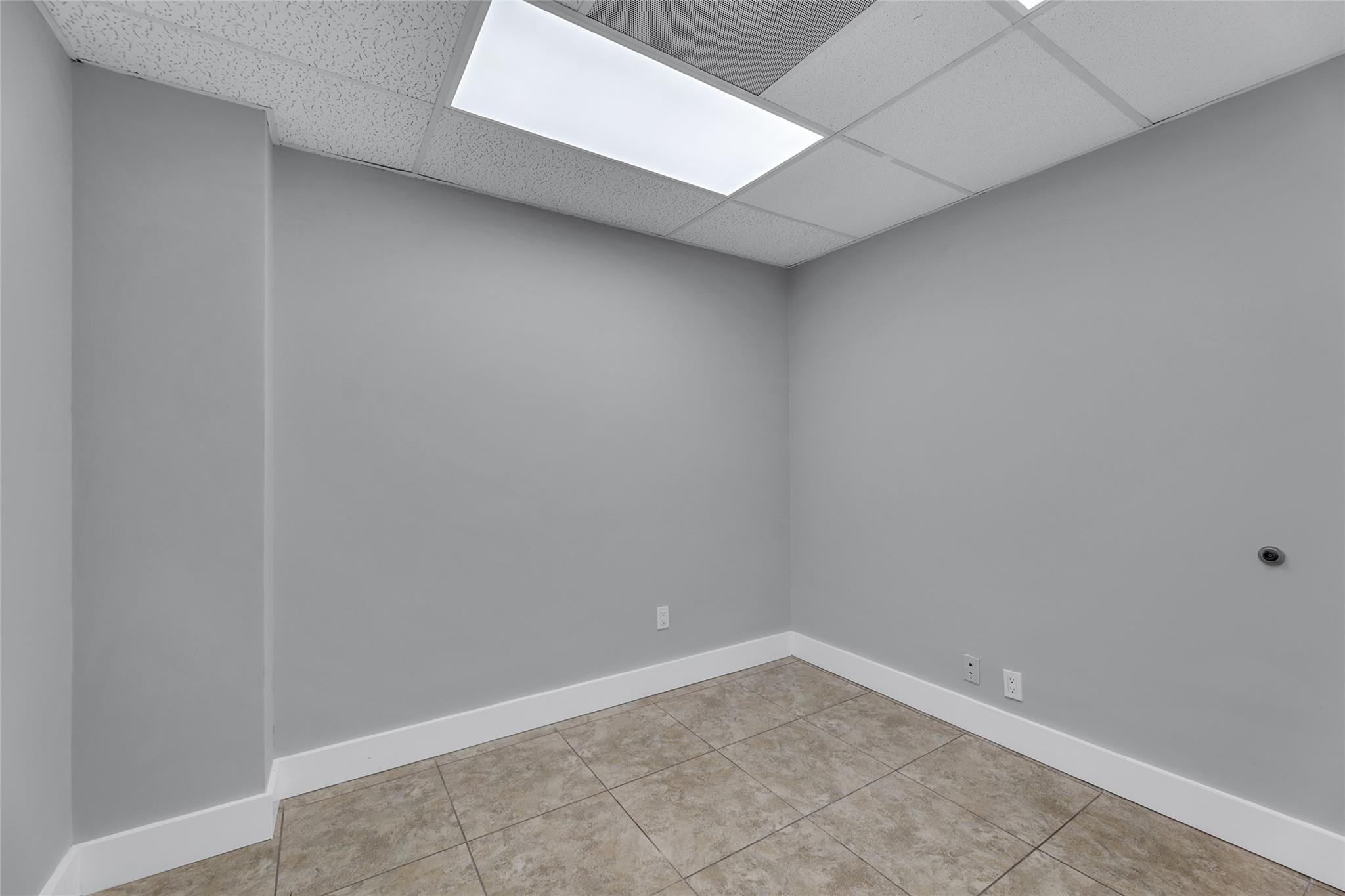 23123 State Road 7 Property Photo 36