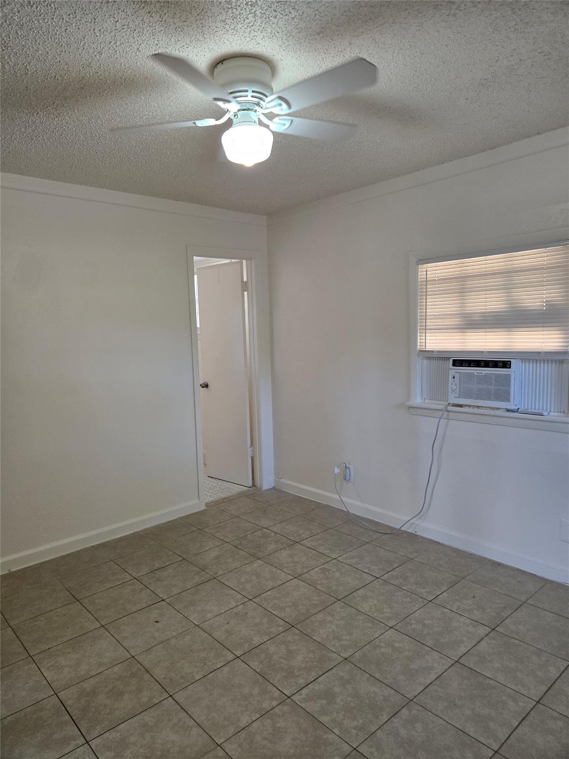 3900 Sw 12th Pl Property Photo 12