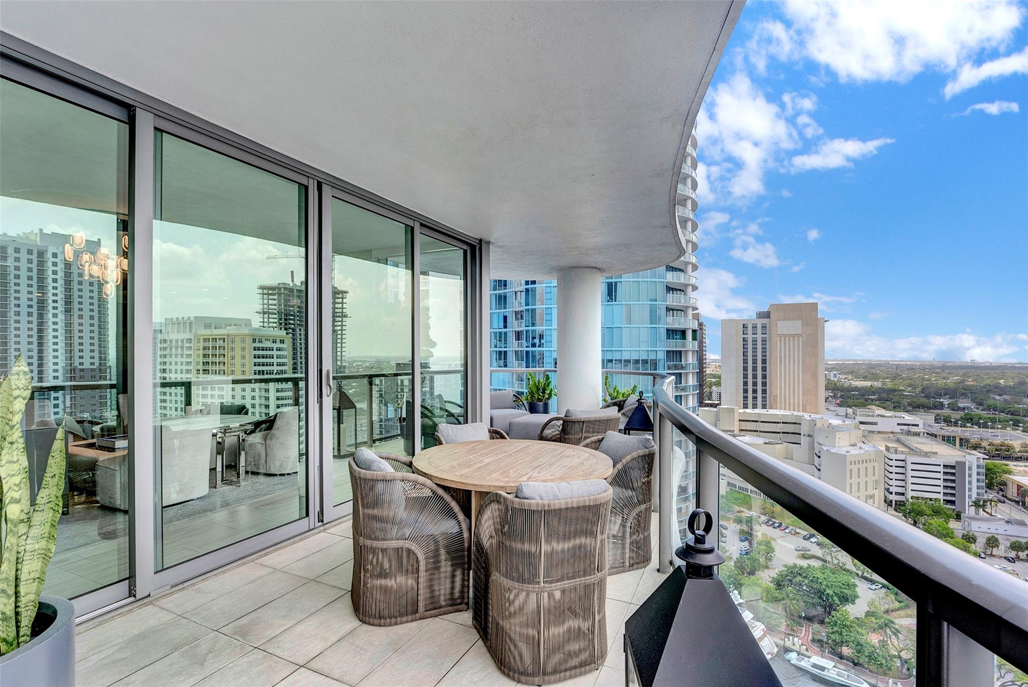 100 E Las Olas Blvd 2504 Property Photo 27