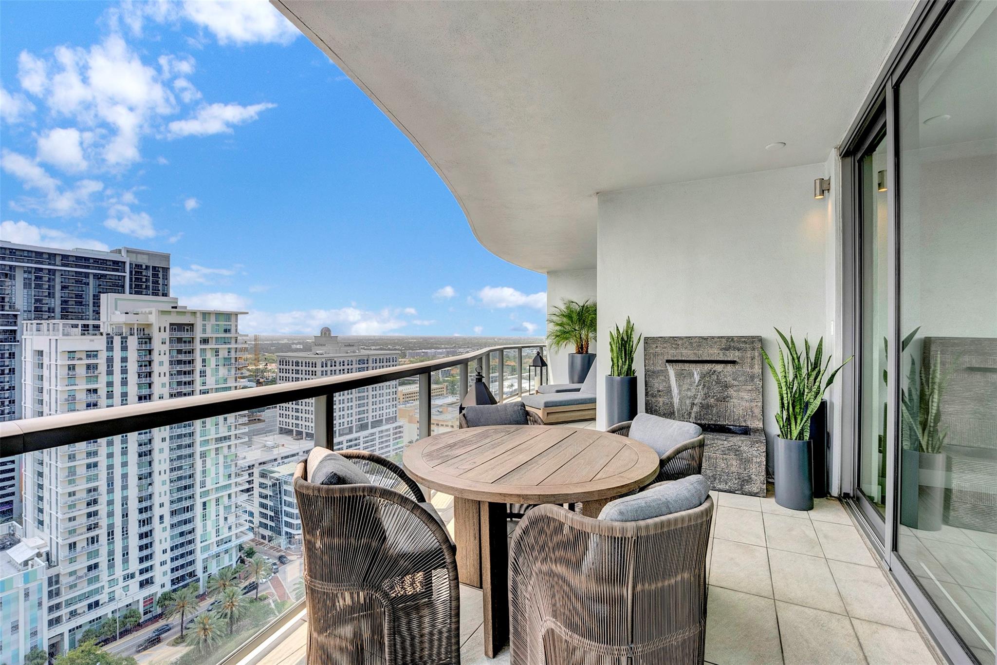 100 E Las Olas Blvd 2504 Property Photo 28